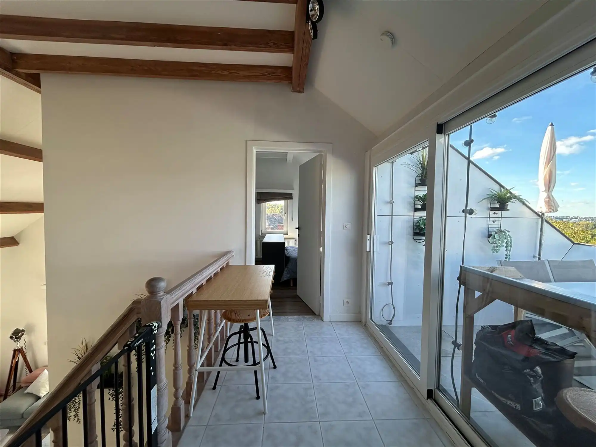 Lichtrijk duplex appartement met een ruim terras in Kessel-Lo foto 11