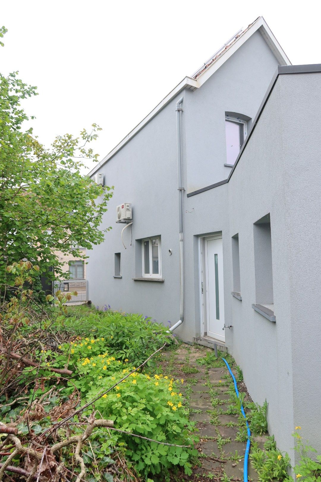 Karaktervol burgerhuis met 2 slk, tuin en achteruitgang met garage foto 16