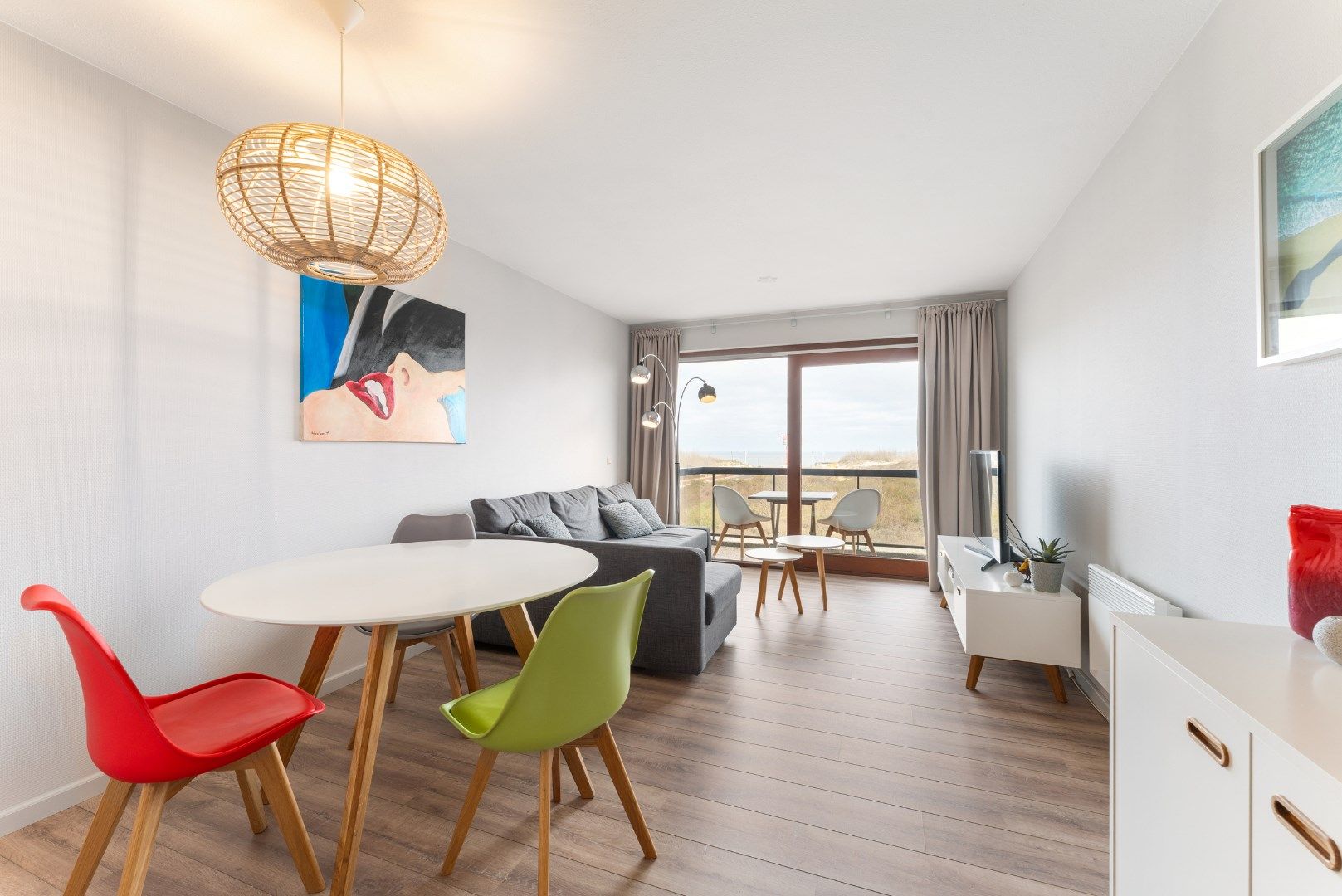 Modern verzorgd appartement met prachtig zeezicht en zonneterras ! foto {{pictureIndex}}