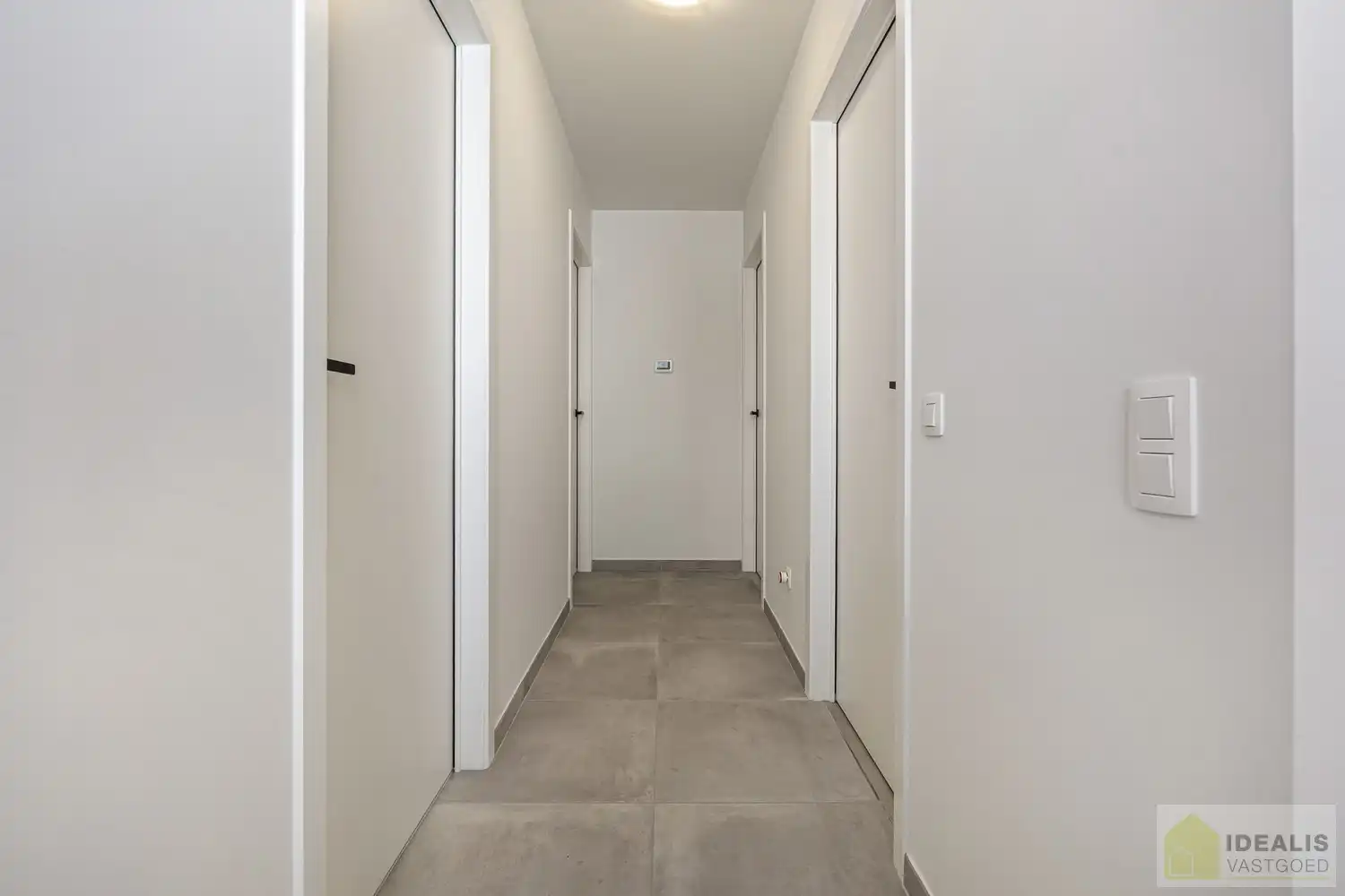 PRACHTIGE NIEUWBOUWWONING (2% REGISTRATIERECHTEN MOGELIJK!) MET EEN HEERLIJK LICHTRIJKE WOONKAMER MET OPEN KEUKEN, RUIME BERGING, BUREEL, 3 SLAAPKAMERS, RUIME DRESSING EN RUIME BADKAMER VOORZIEN VAN ALLE COMFORT! EEN HEERLIJK RUIM HUIS MET EEN NAAR WENS AAN TE LEGGEN TUIN, OP EEN GEGEERDE LOCATIE NABIJ HET CENTRUM VAN PEER! foto 29