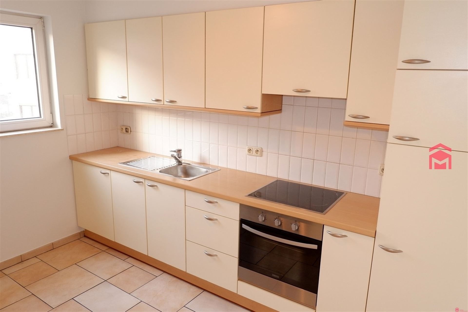 Lichtrijk appartement met 2 slaapkamers te huur in hartje Kortrijk foto 5