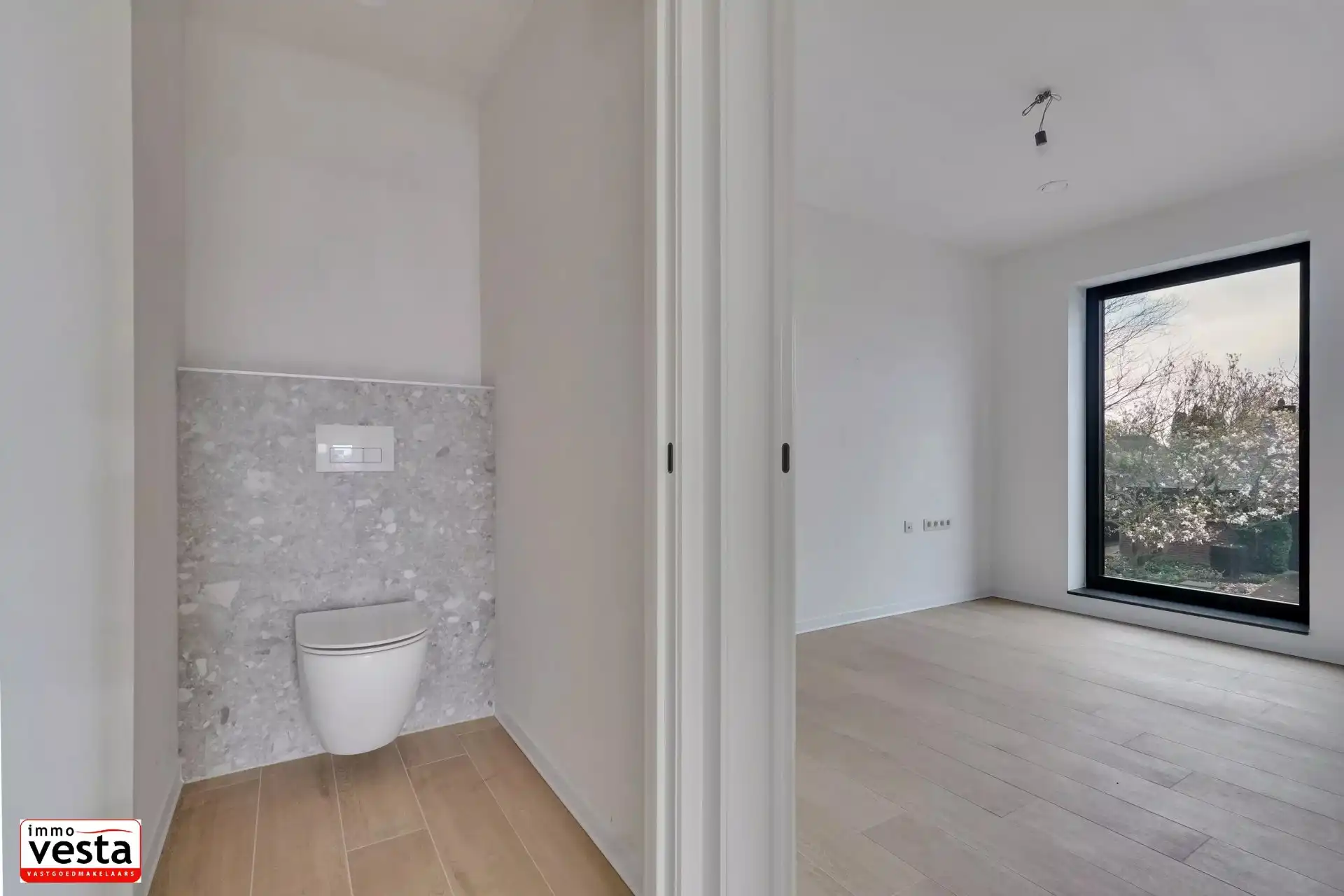 ruime nieuwbouwwoning in de landelijke stadrand foto 12