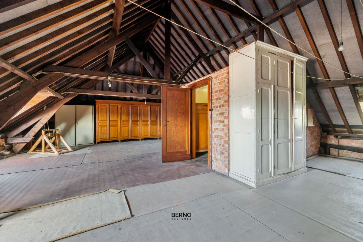 Karaktervolle woning met art-deco elementen en dubbele garage. foto 16