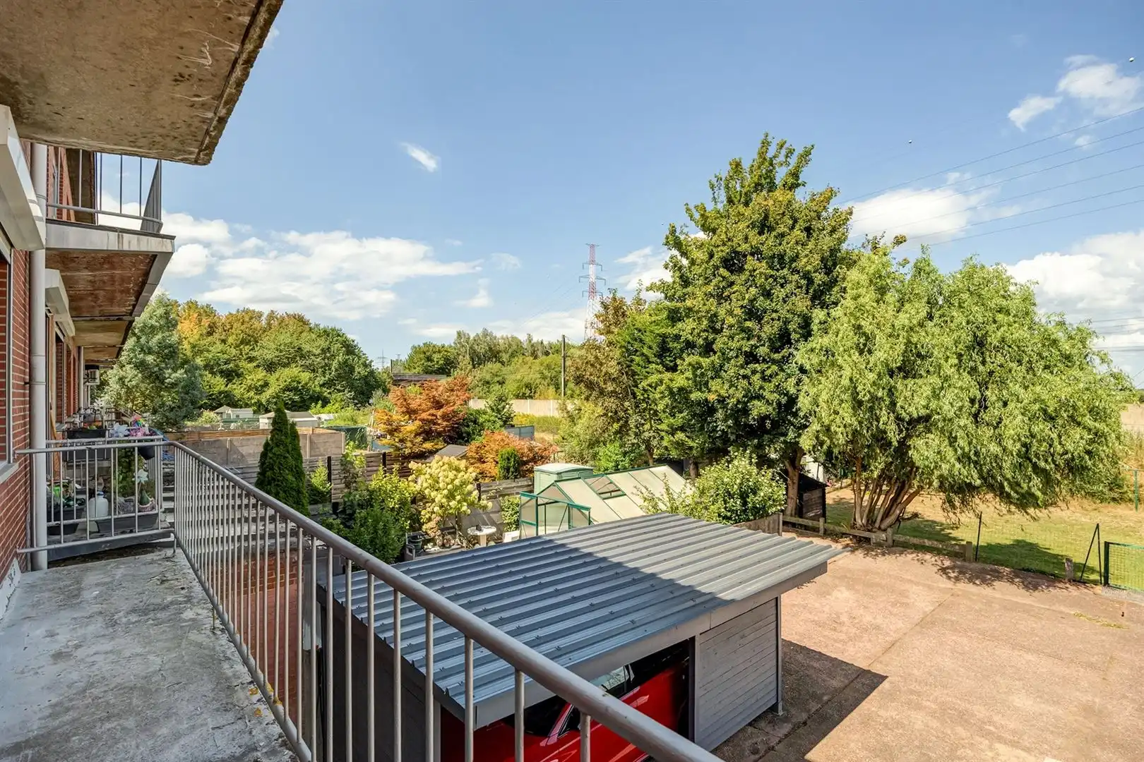 Lichtrijk appartement met 2 slaapkamers, terras en garage foto 8