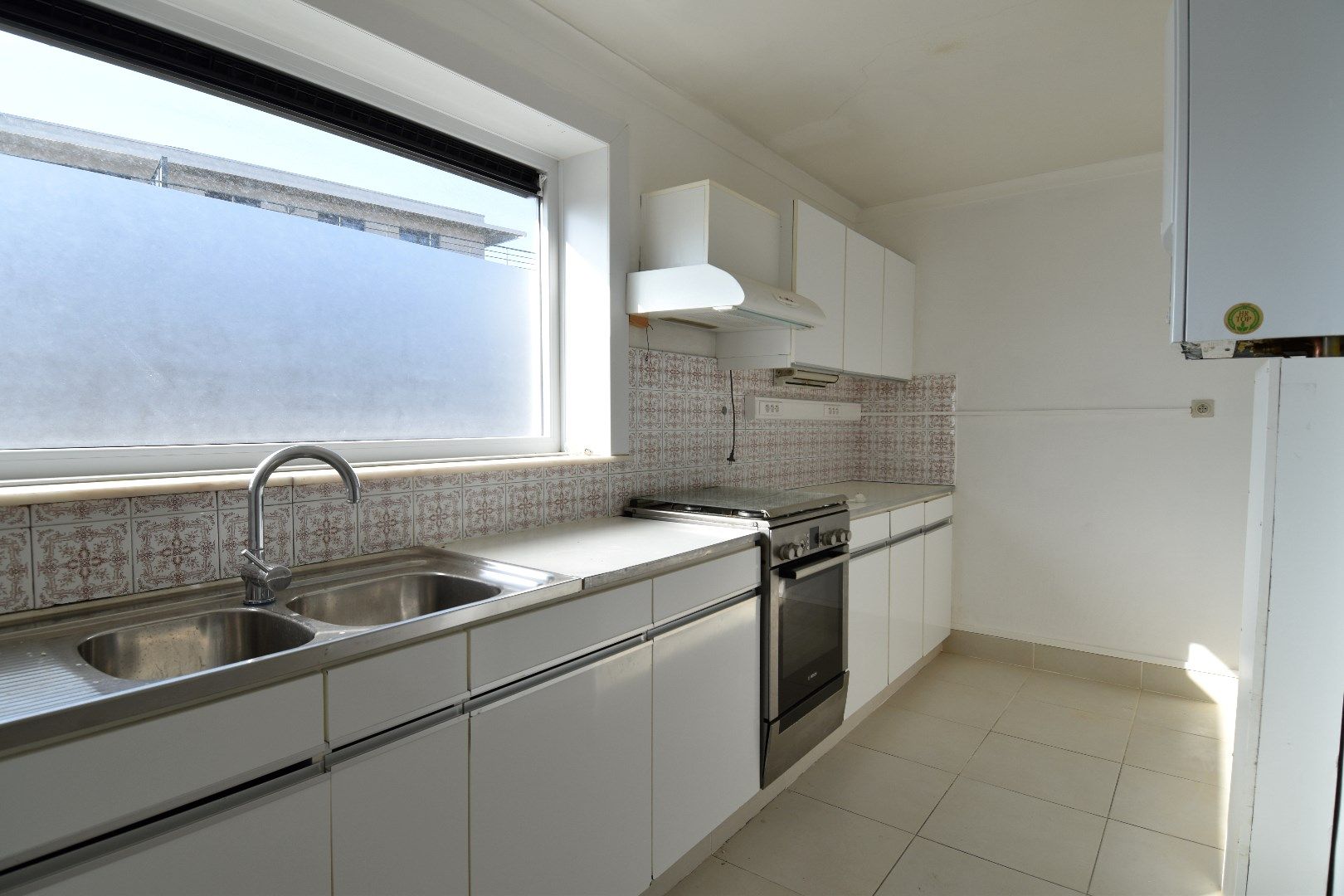 Instapklaar 2-slaapkamerappartement met terras te koop in Gullegem-centrum foto 3