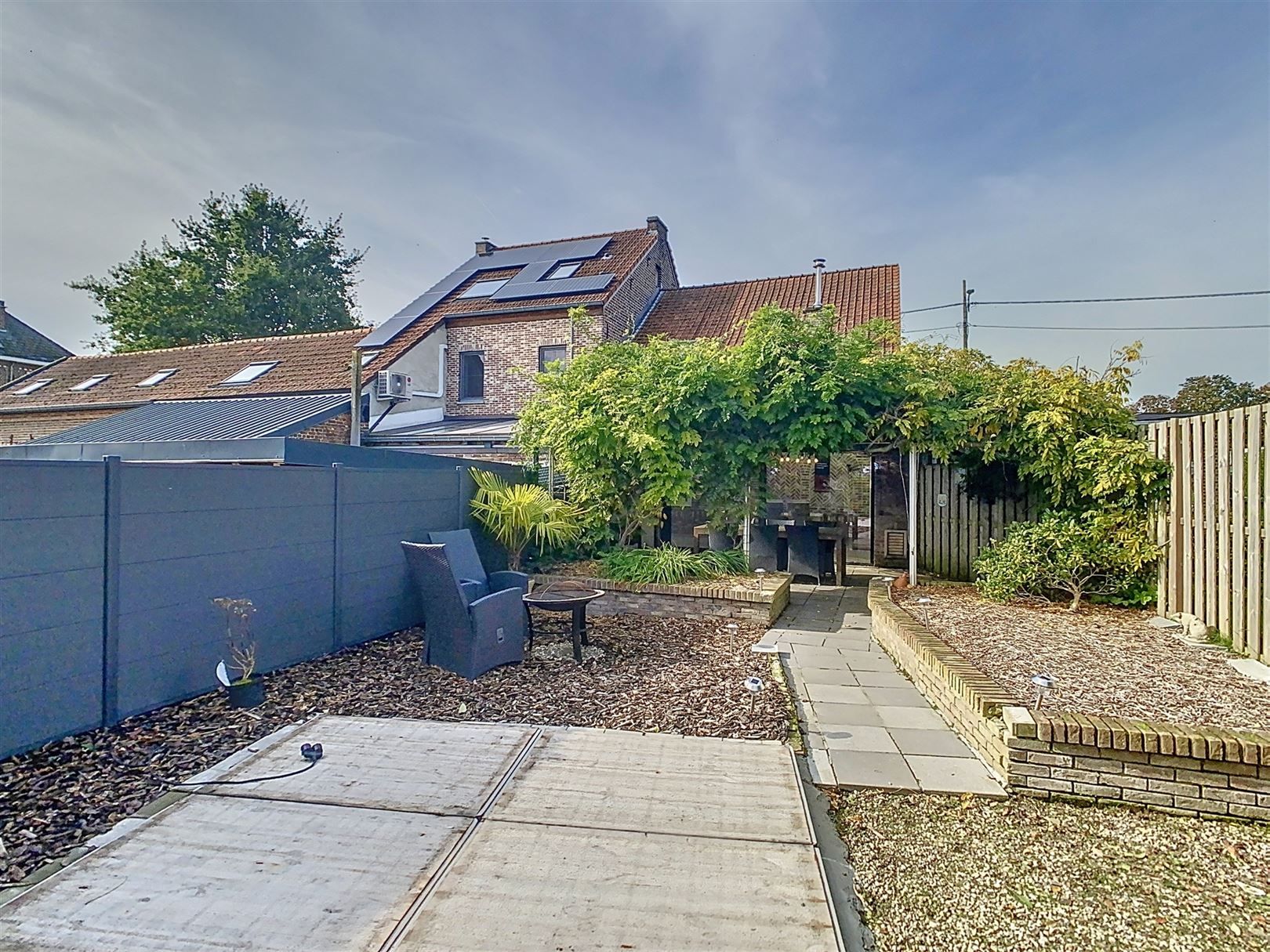 Gerenoveerde woning met bureau, 4 slpks, tuin, 13a 62ca foto 7