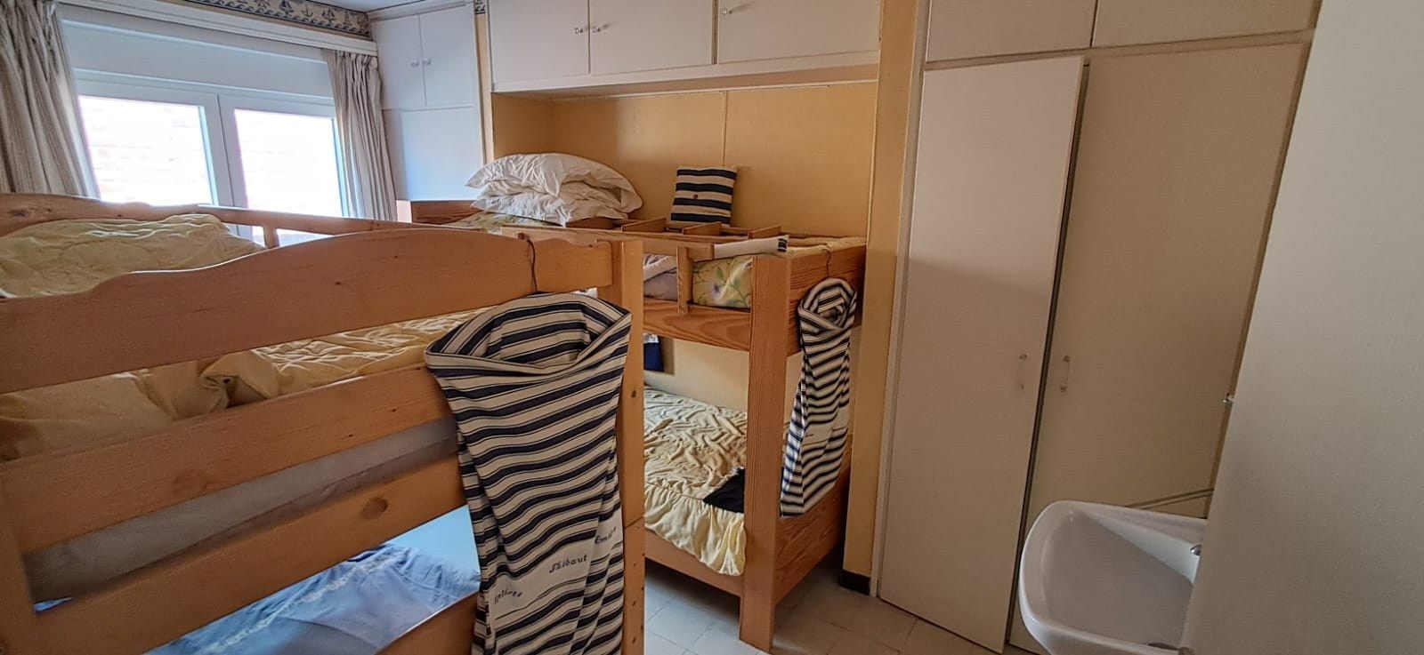 APPARTEMENT MET 2 SLAAPKAMERS EN ZIJDELINGS ZEEZICHT foto 8