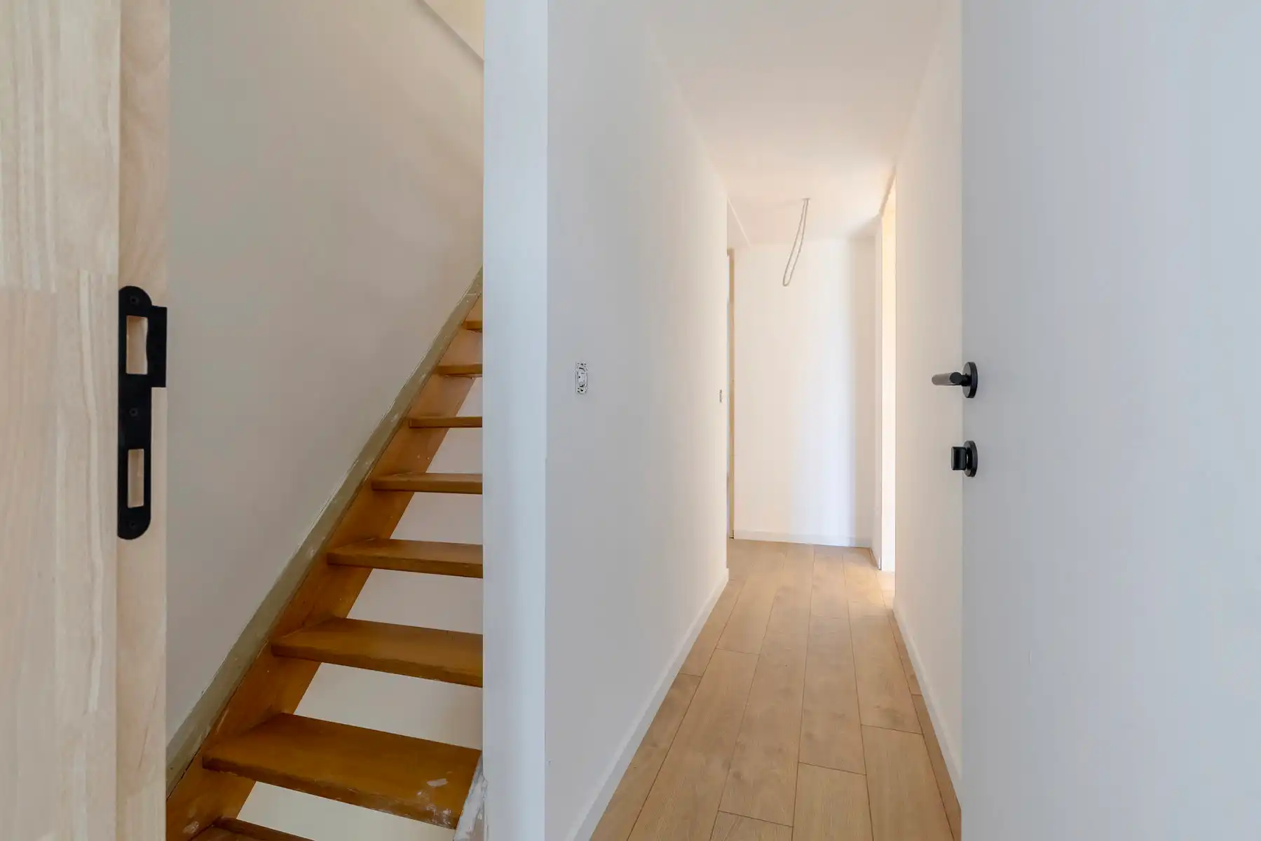 Gerenoveerde woning met 3 slaapkamers en tuin foto 10