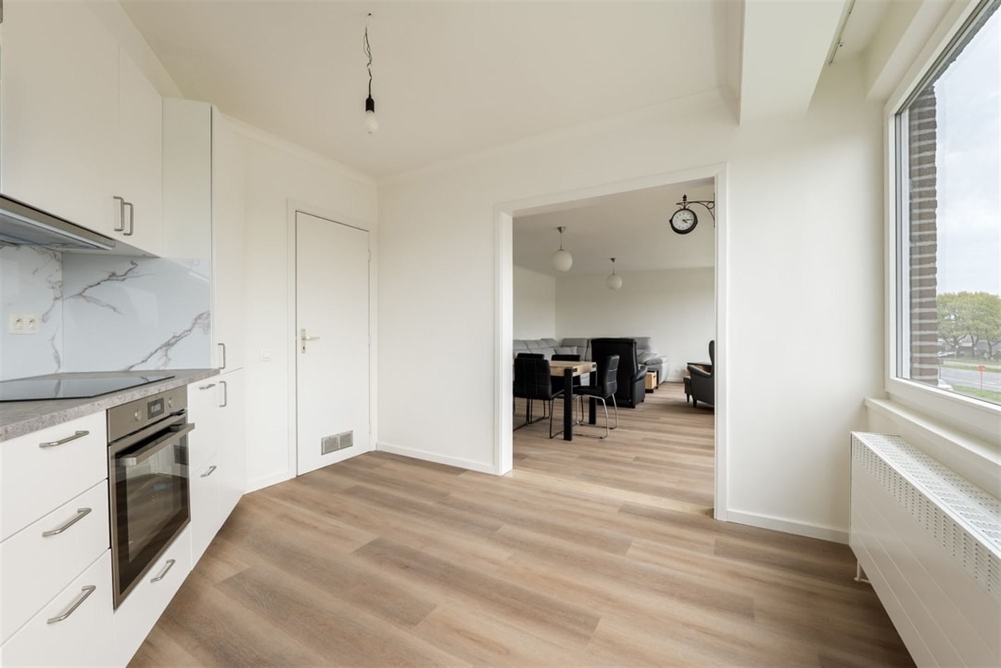 KNAP APPARTEMENT MET 2 SLKS EN PARKEERPLAATS VLAKBIJ HET CENTRUM VAN SINT-TRUIDEN  foto 13
