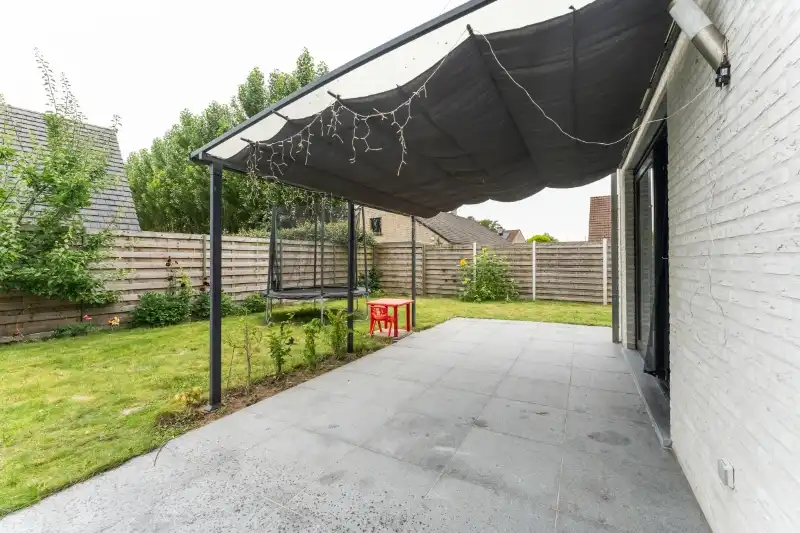 Recente, instapklare halfopen bebouwing op toplocatie te Roeselare foto 15
