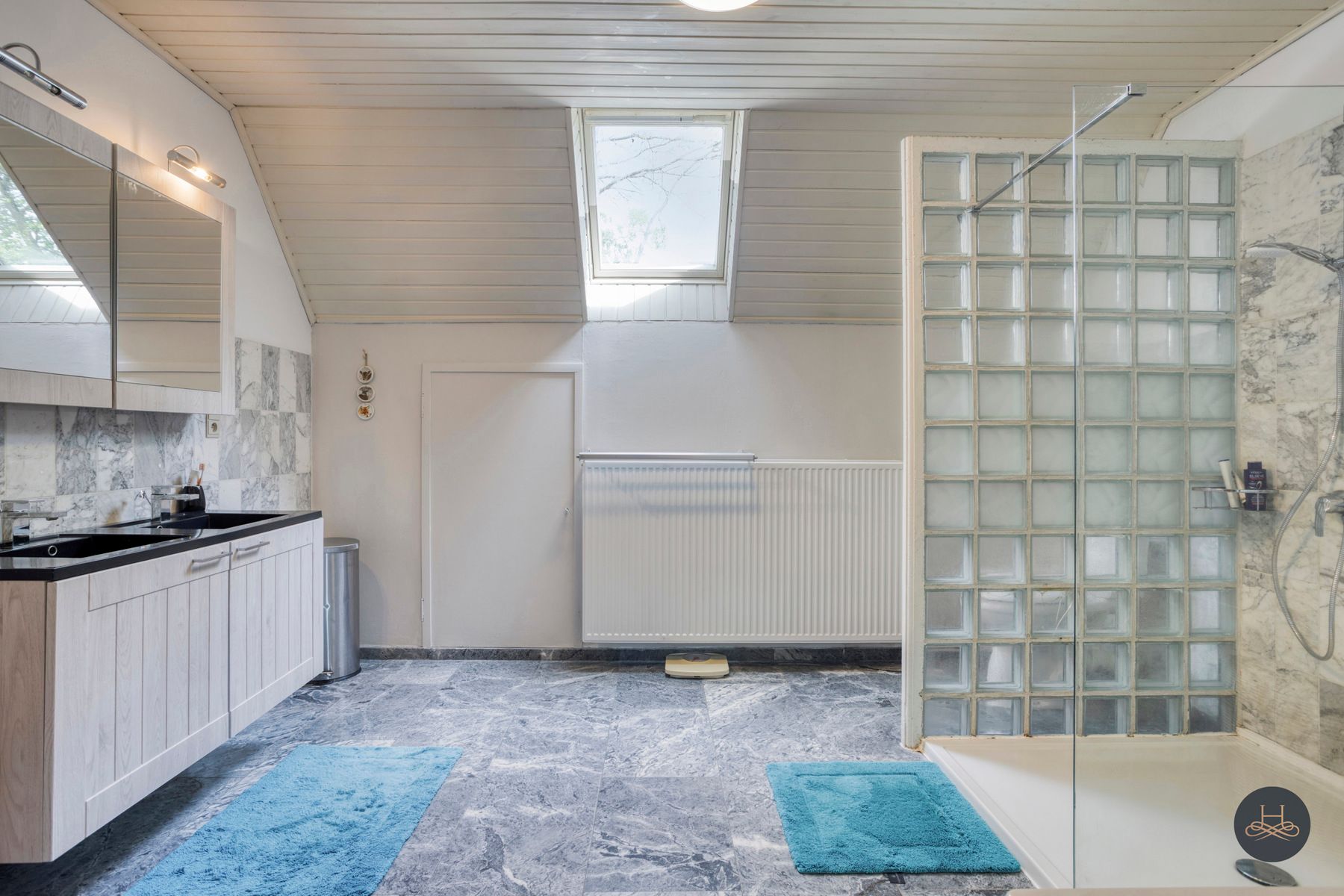 Karaktervolle, goed onderhouden woning nabij het centrum foto 24