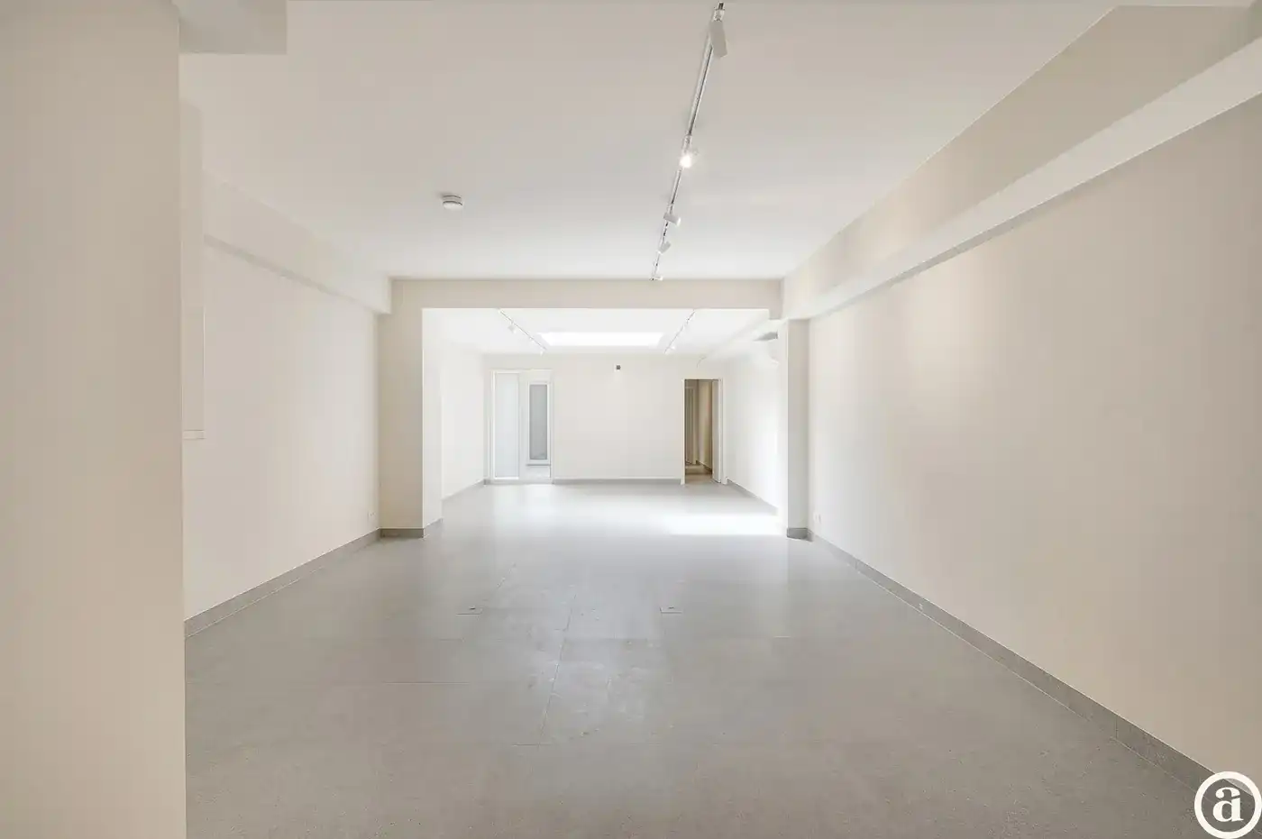 Instapklare handelsruimte op een toplocatie aan de Zeedijk van Knokke. foto 6