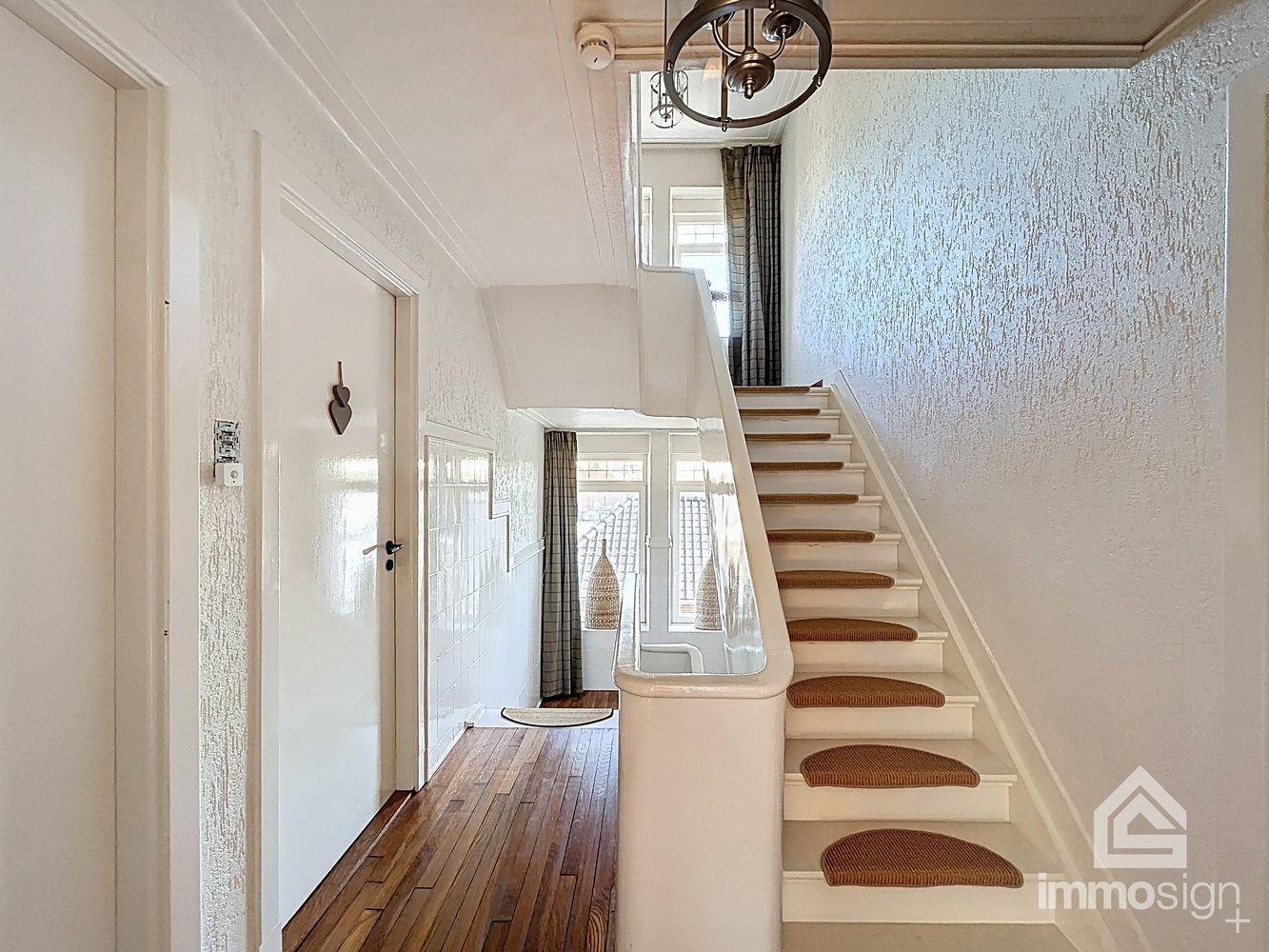 Exclusieve woning voorzien van dubbele garage en bedrijfshal op de Nederlandse grens foto 38