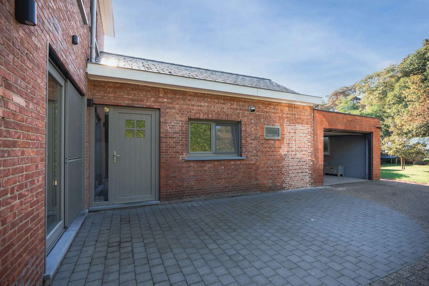 Stijlvol gerenoveerde open bebouwing op 630 m² foto 29