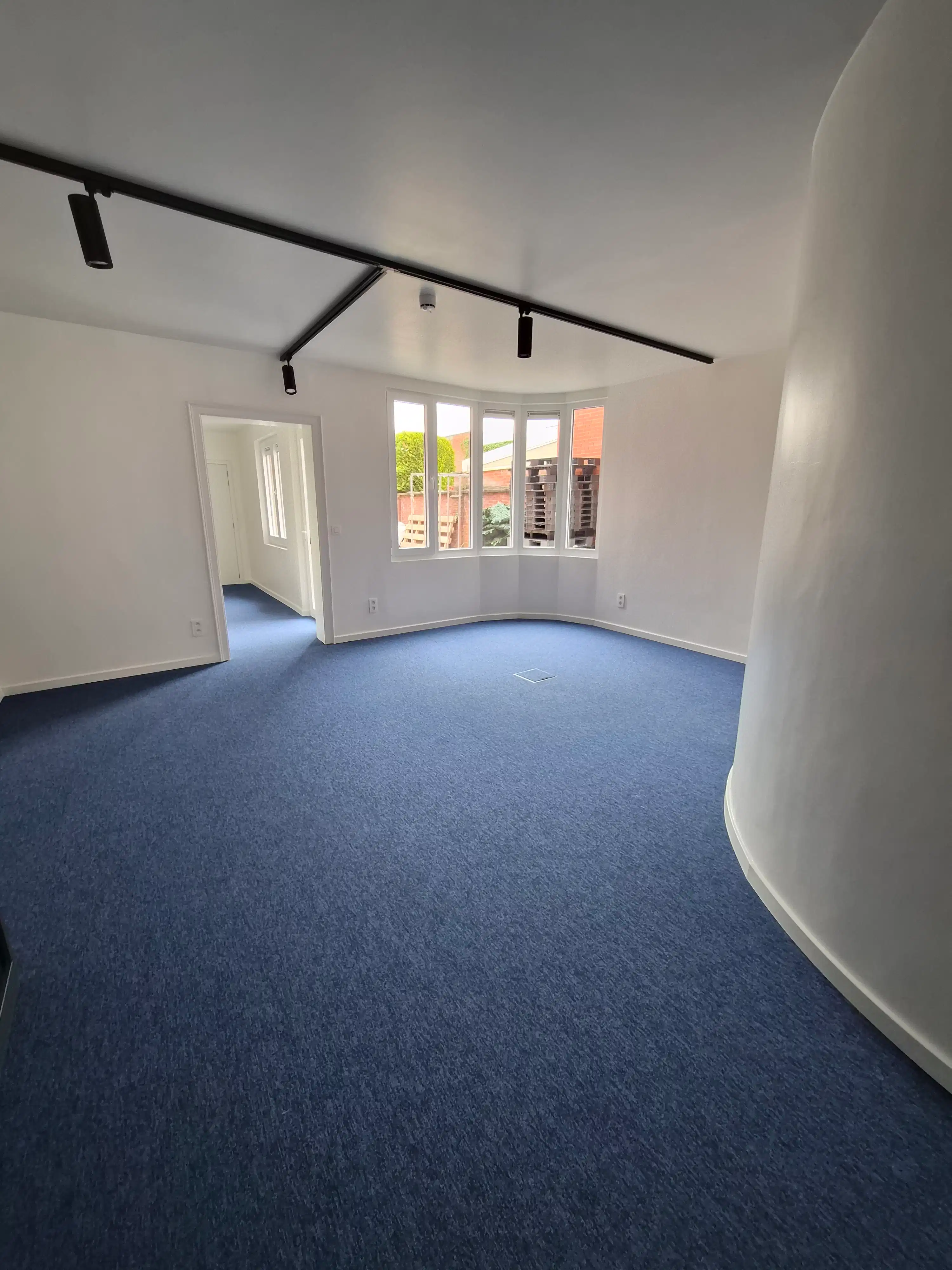 Moderne kantoorruimte te huur in Turnhout – 60 m² foto {{pictureIndex}}