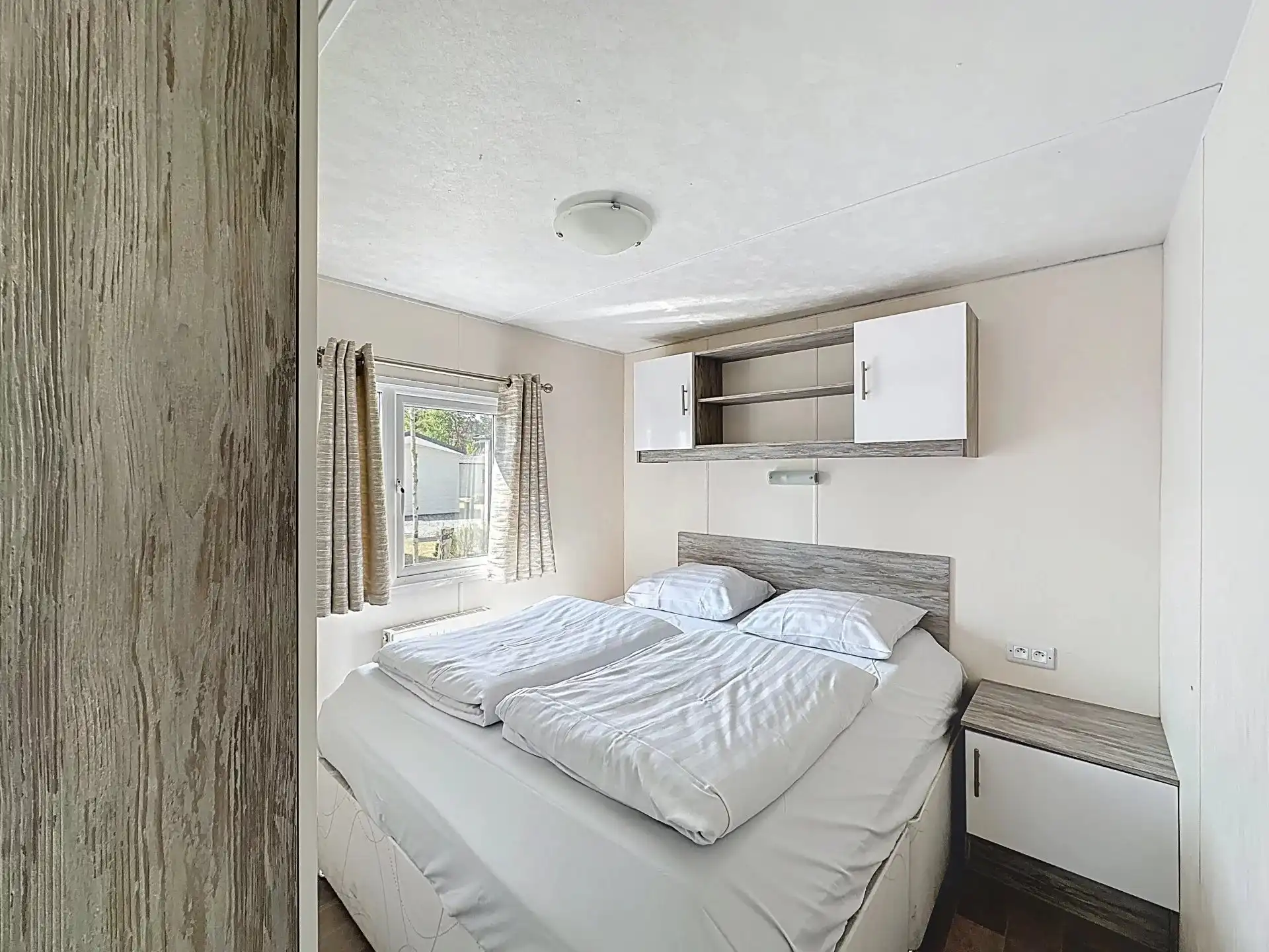 Chalet voor 4 personen gelegen te Europarcs Zilverstrand in Mol. foto 8