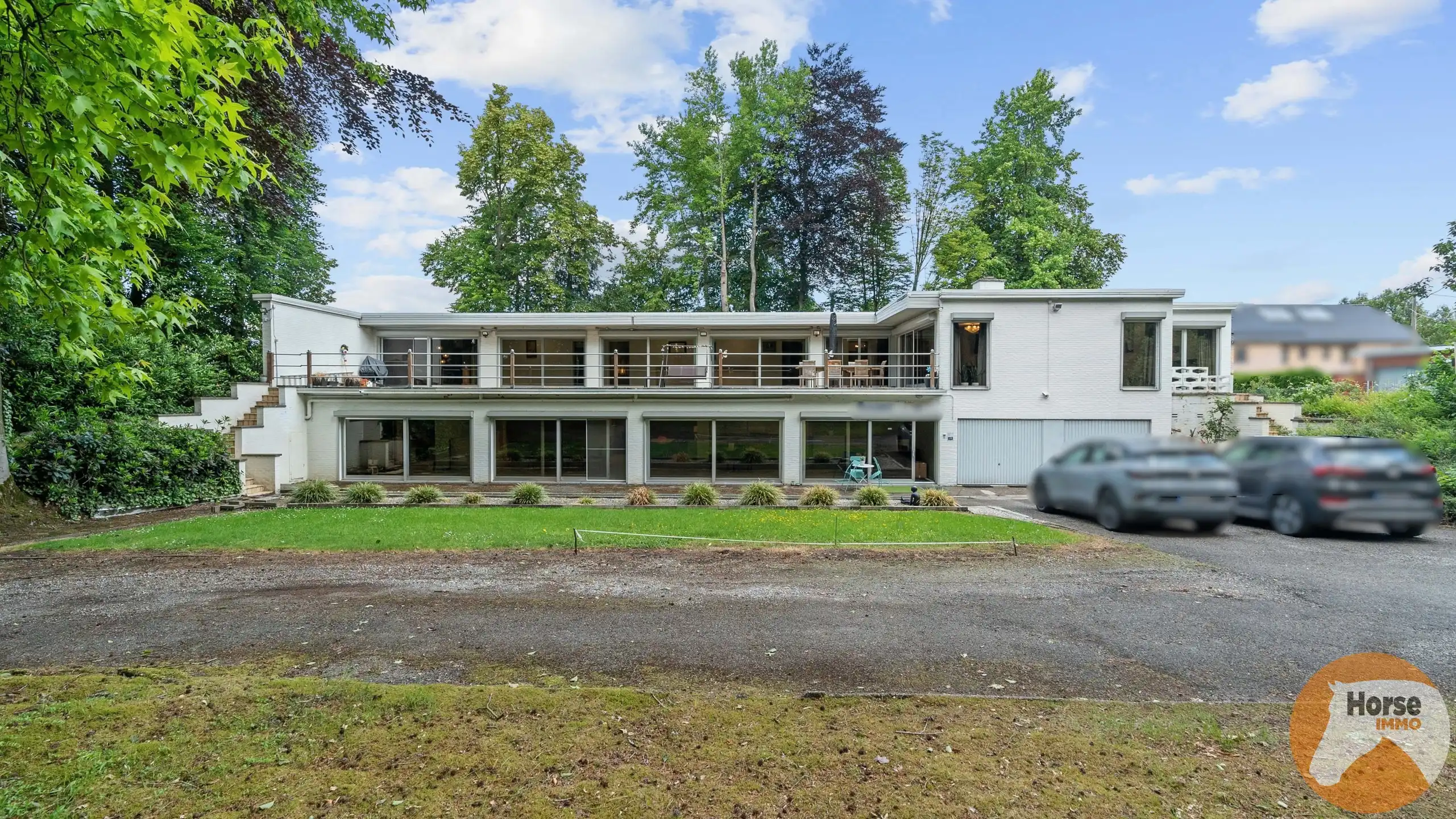 BERINGEN - Imposante woning met handelsruimte op +/-30a foto 2