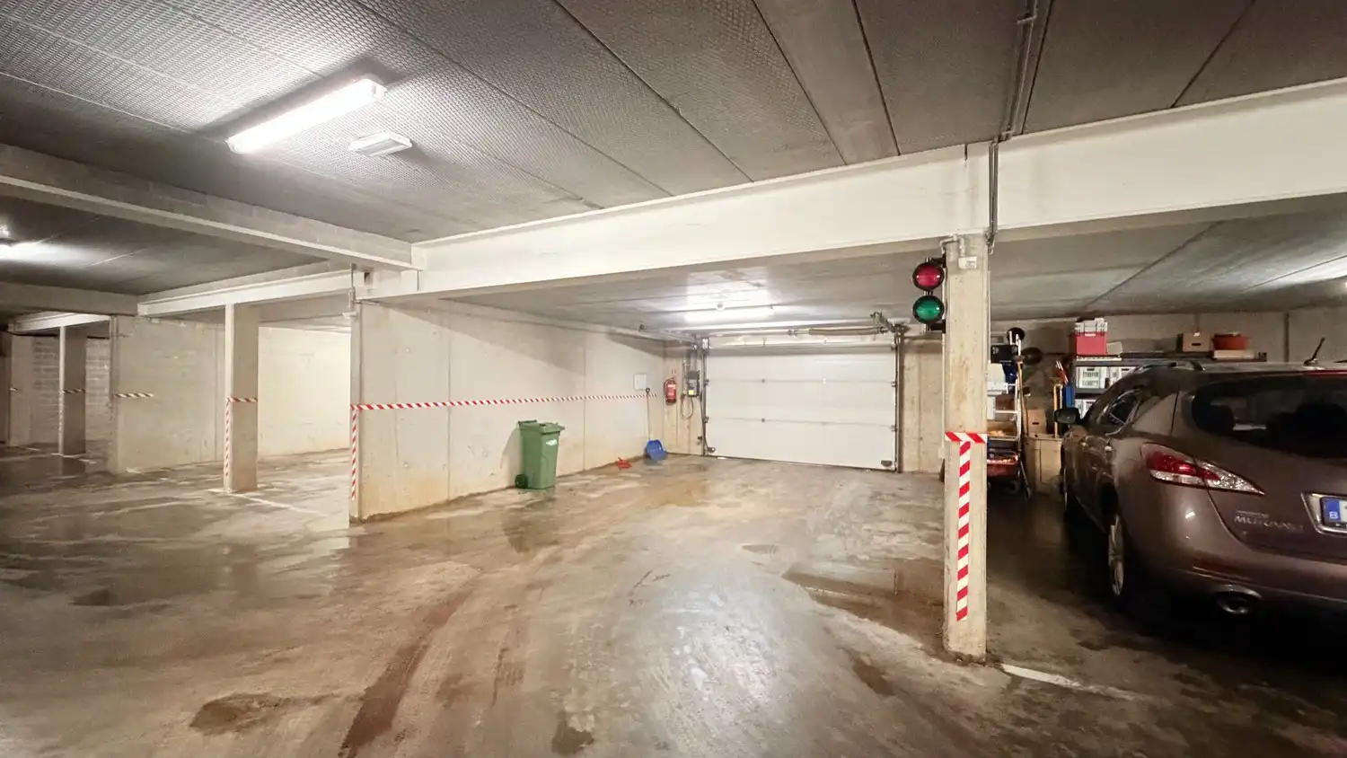 2 staanplaatsen beschikbaar: Veilig parkeren aan scherpe prijs foto 10