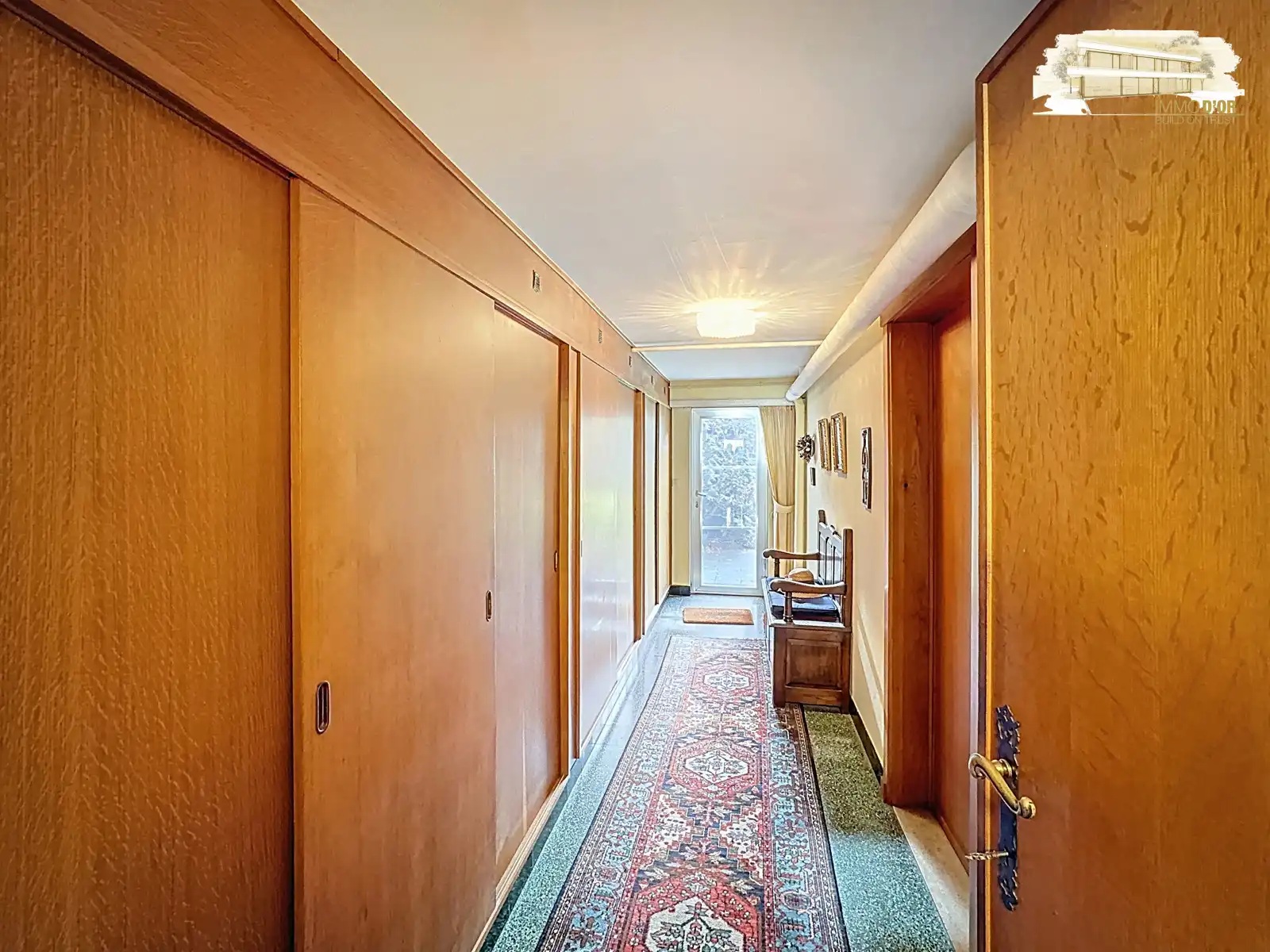 Bel-étage met ZW-tuin met ruime garage + oprit voor 2 auto's foto 13