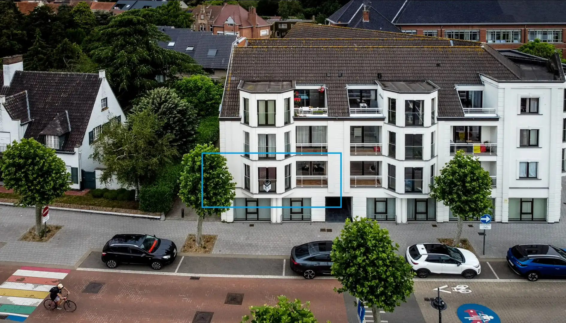 Ruim appartement met 2 slaapkamers en garage in het centrum van Maldegem foto {{pictureIndex}}