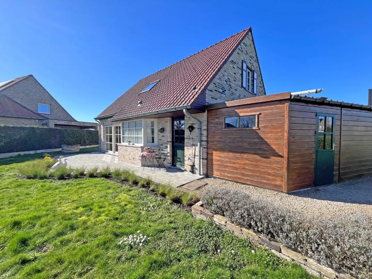 Charmante woning volledig instapklaar, rustig gelegen met EPC label B foto {{pictureIndex}}