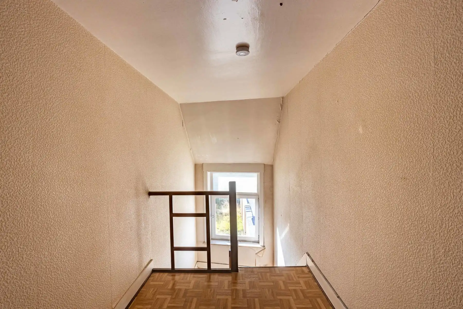 Te renoveren woning op topligging te Aalst!  foto 17