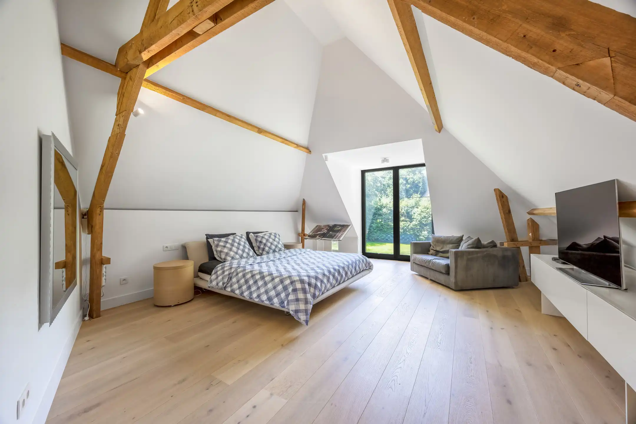 Luxe gerenoveerde villa (EPC A) op riant hoekperceel foto 34