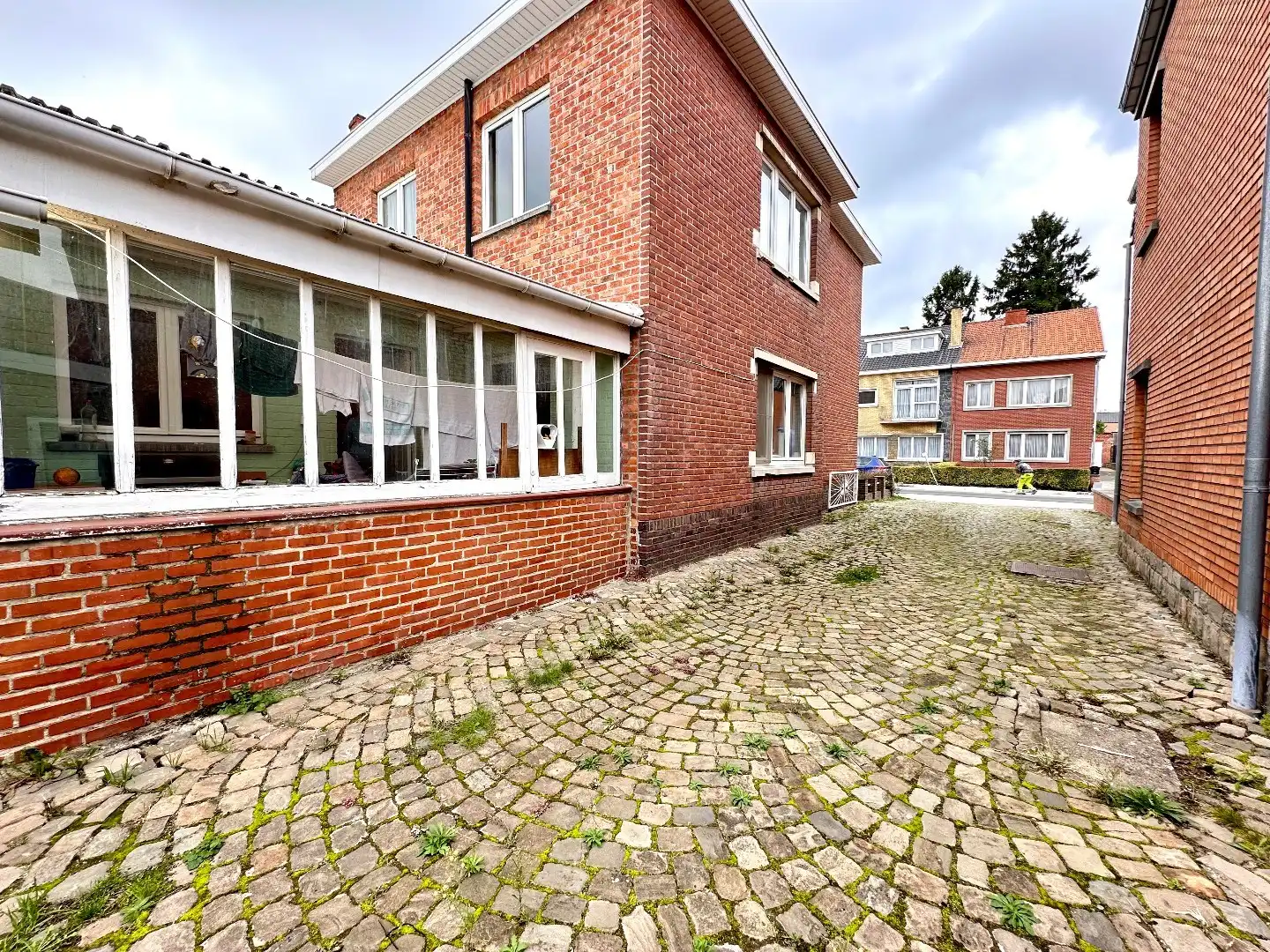moderne halfopen bebouwing op rustige ligging nabij het centrum van Tongeren foto 11