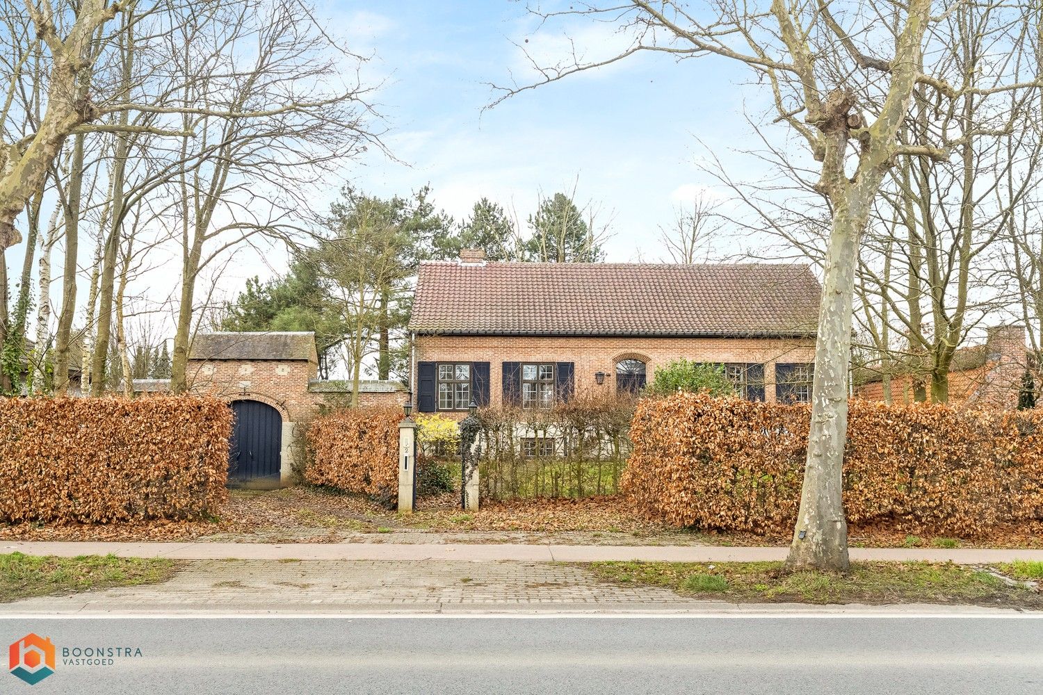 Ruime, karaktervolle woning met veel mogelijkheden foto {{pictureIndex}}