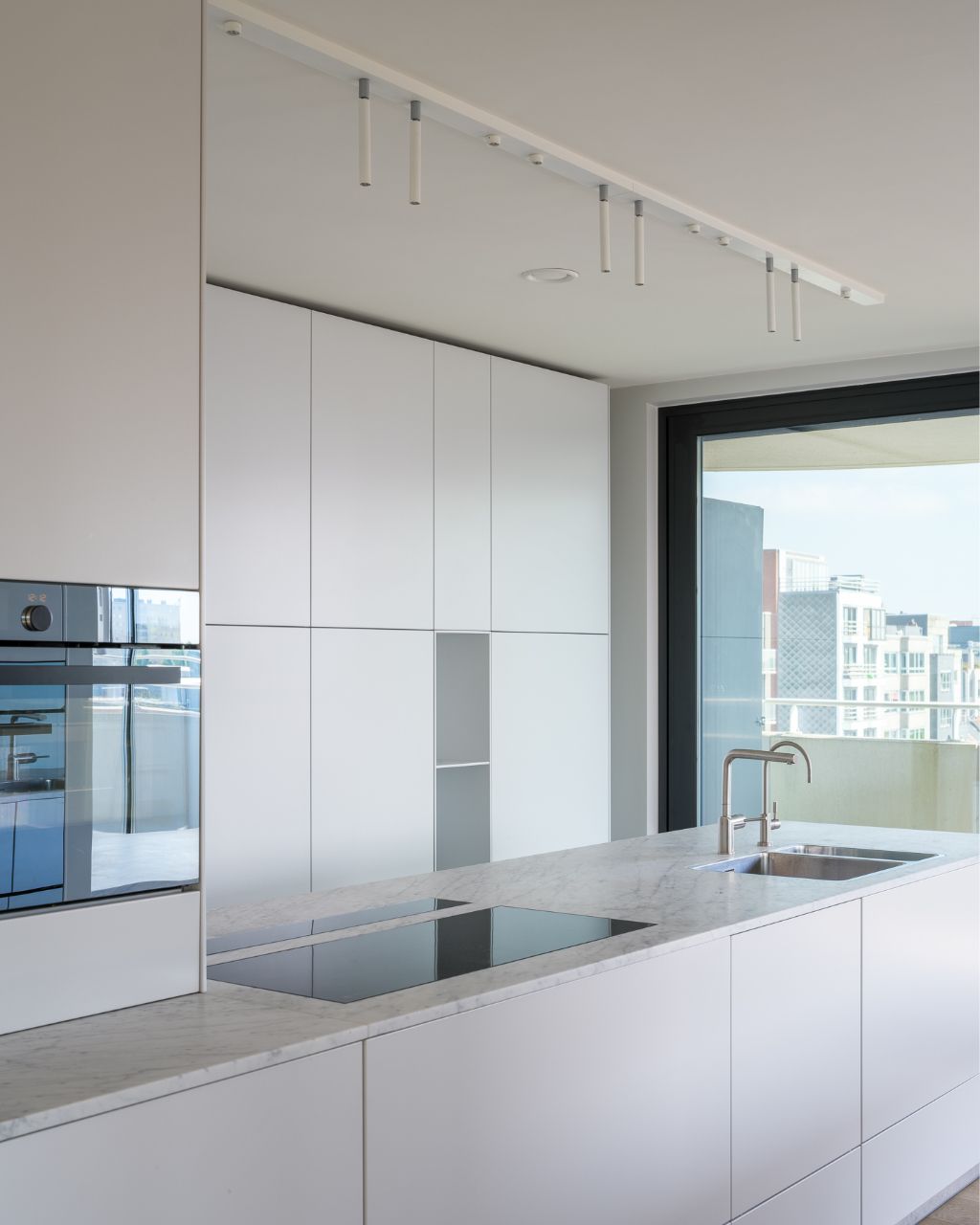 Luxueus en lichtrijk 2-slaapkamer appartement met ruim terras foto 8