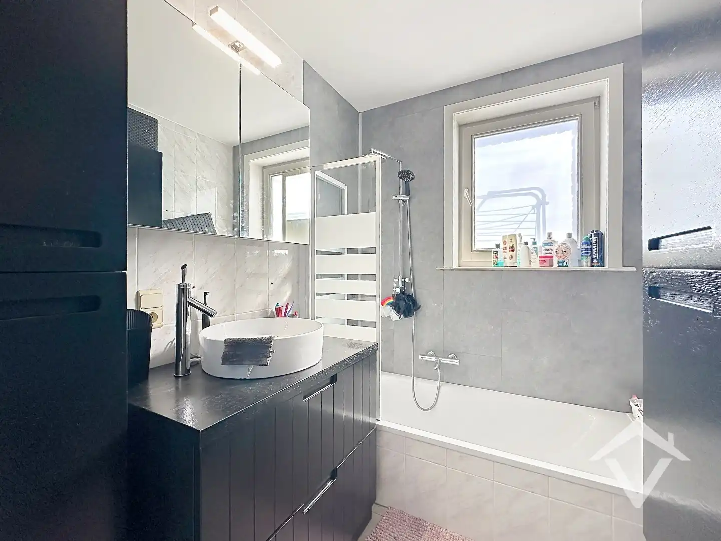 Ruim appartement met 2 slaapkamers en autostaanplaats te Koekelare foto 12
