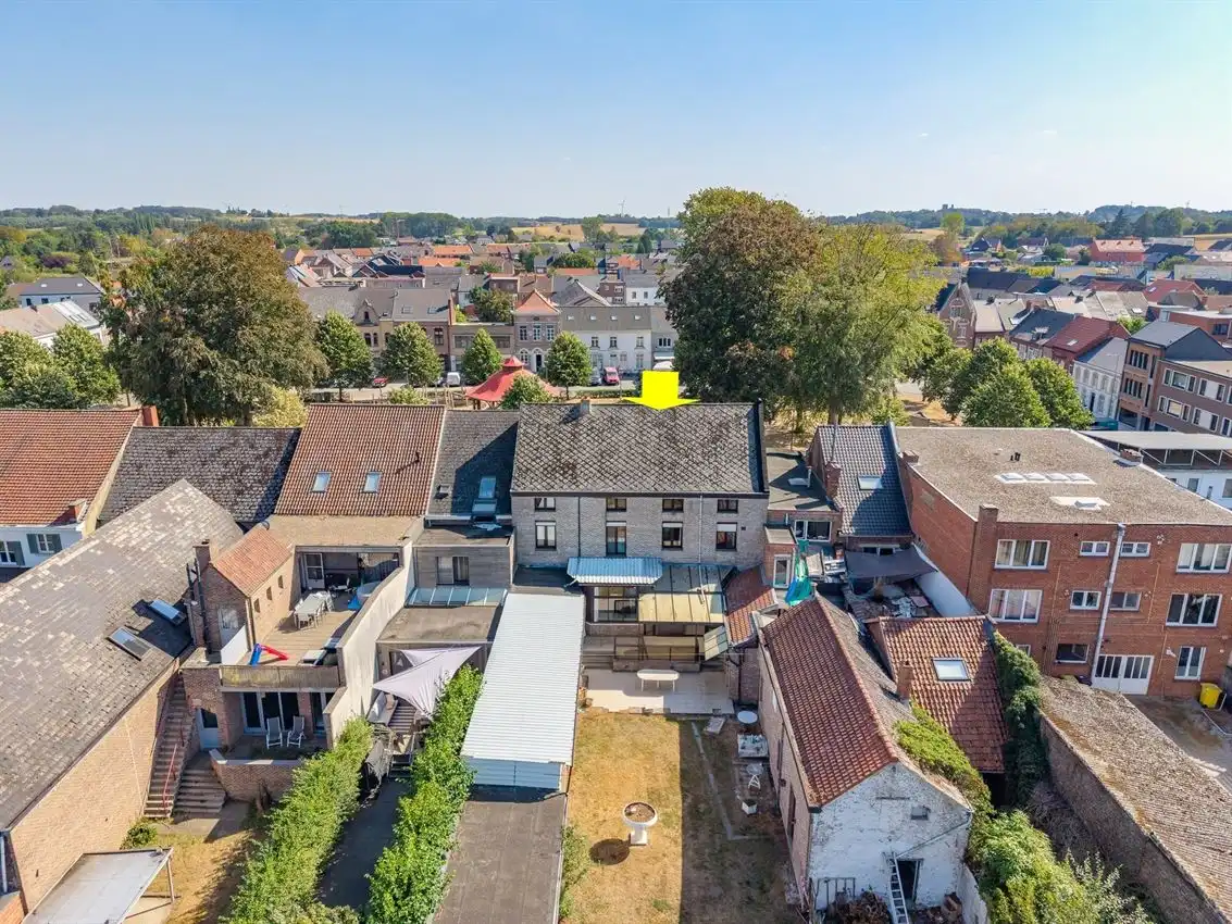 Historische woning met koetspoort op 8a41ca op markt tot tegen de Demer foto 4