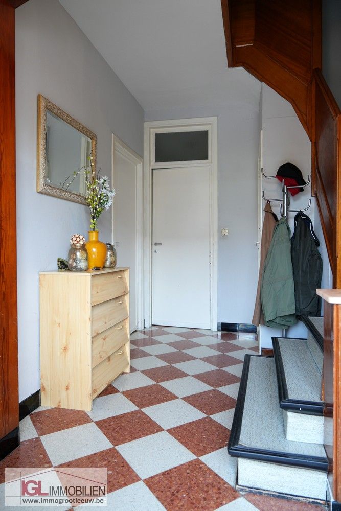 Op te frissen rijwoning met 3 slaapkamers en garage foto 11