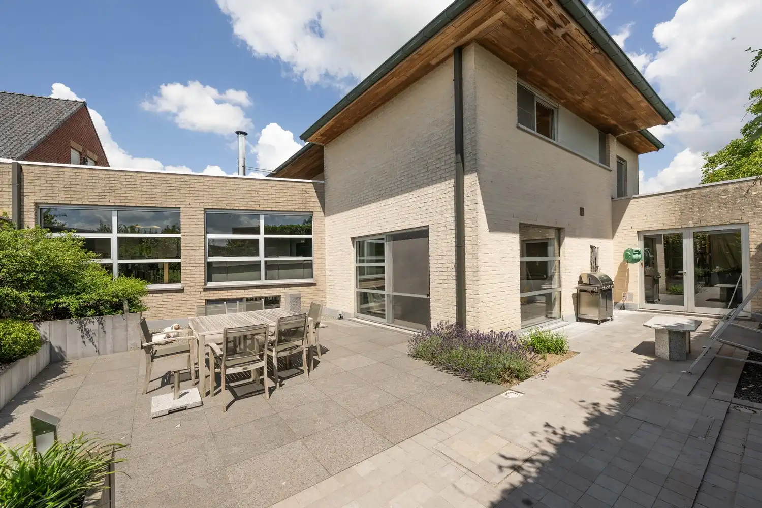 Ruime woning met praktijkruimte te Ruiselede. foto 34