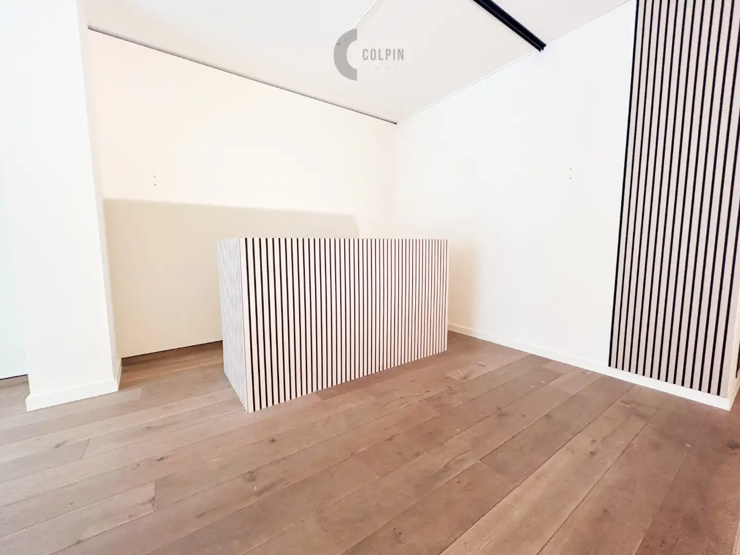 Instapklaar handelspand op topligging in hartje Knokke-Heist, nabij de zeedijk en het Heldenplein. foto 8