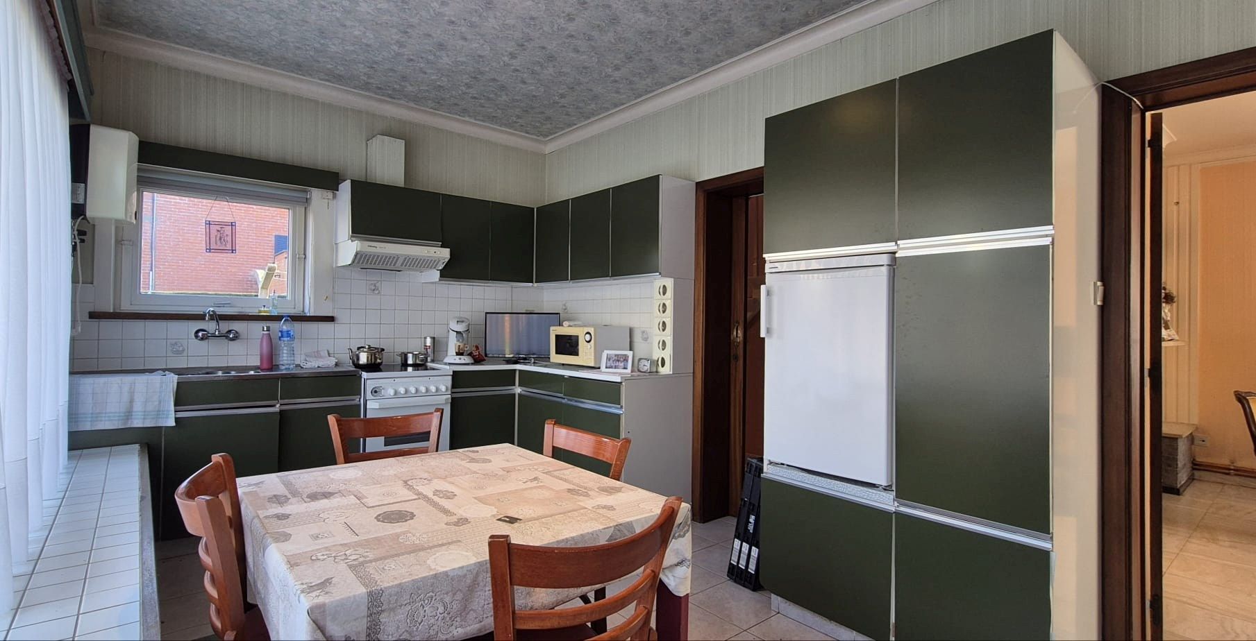 Woning en/of handel op zeer interessante hoek foto 3