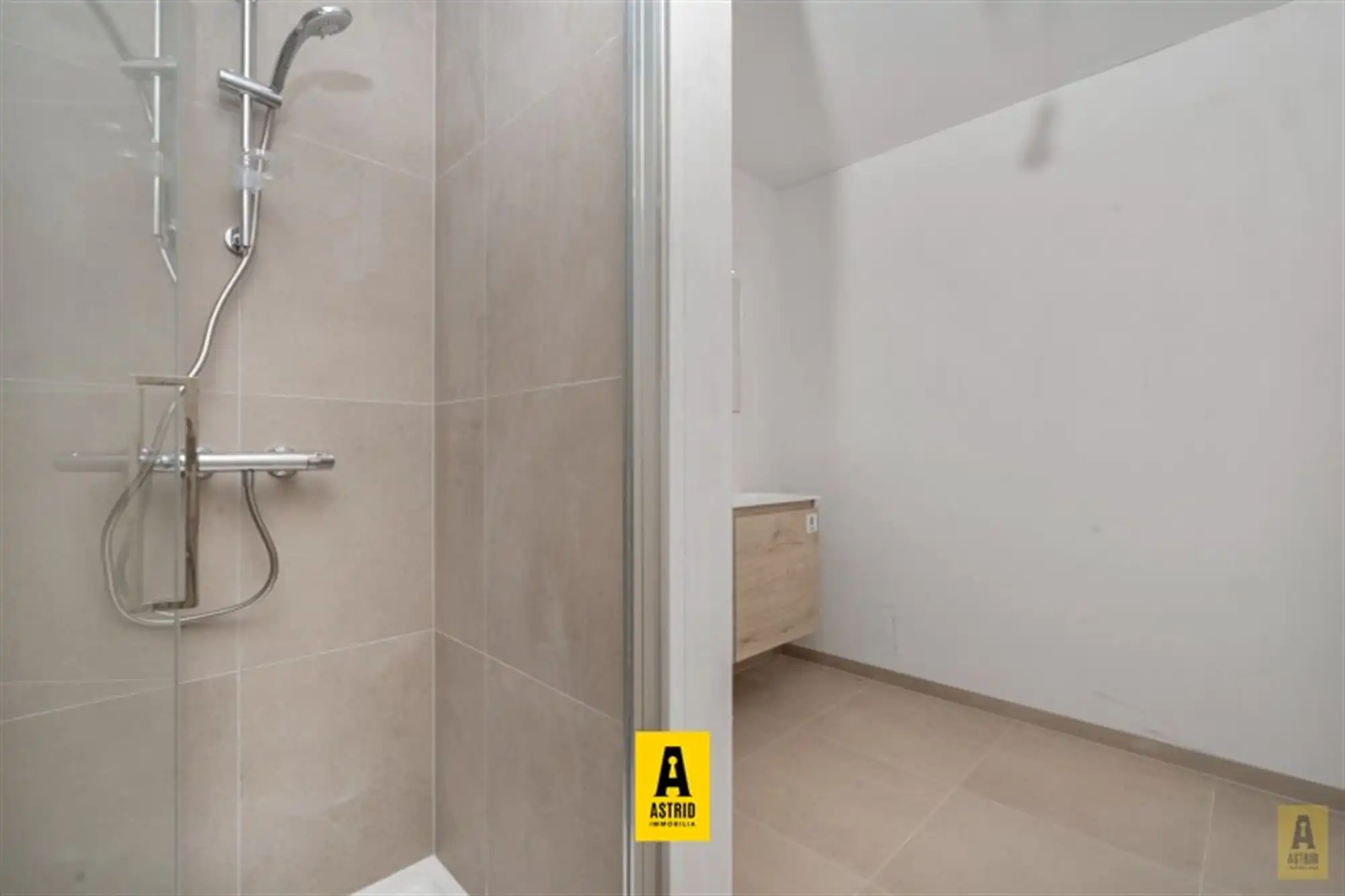 Ruim en zonnig nieuw appartement met mooie terrassen vlakbij zee! foto 16