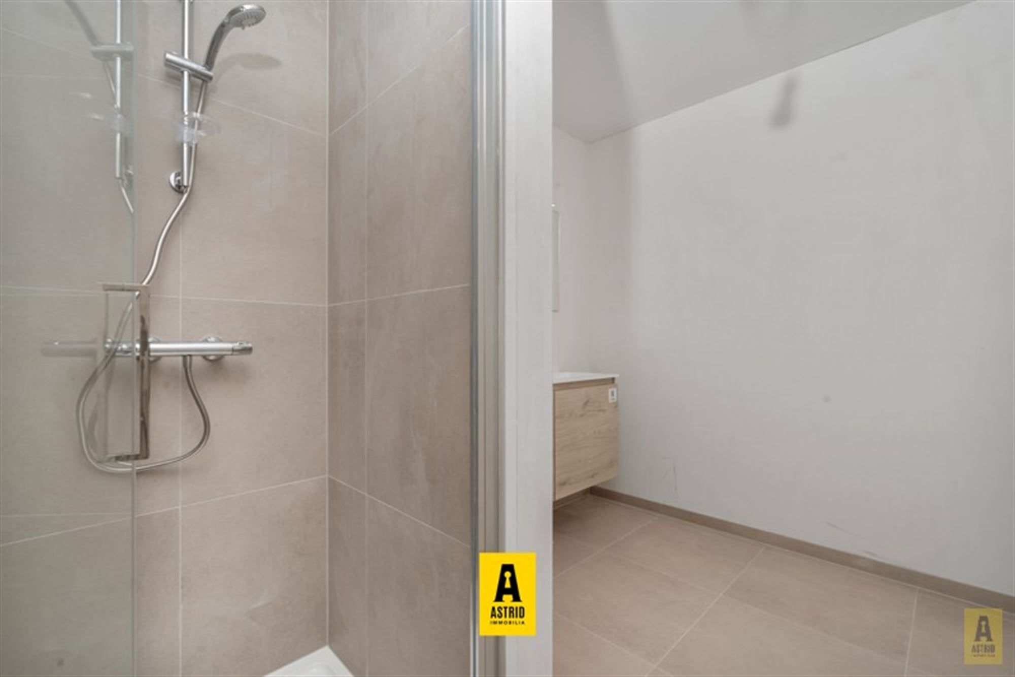 Ruim en zonnig nieuw appartement met mooie terrassen vlakbij zee! foto 16