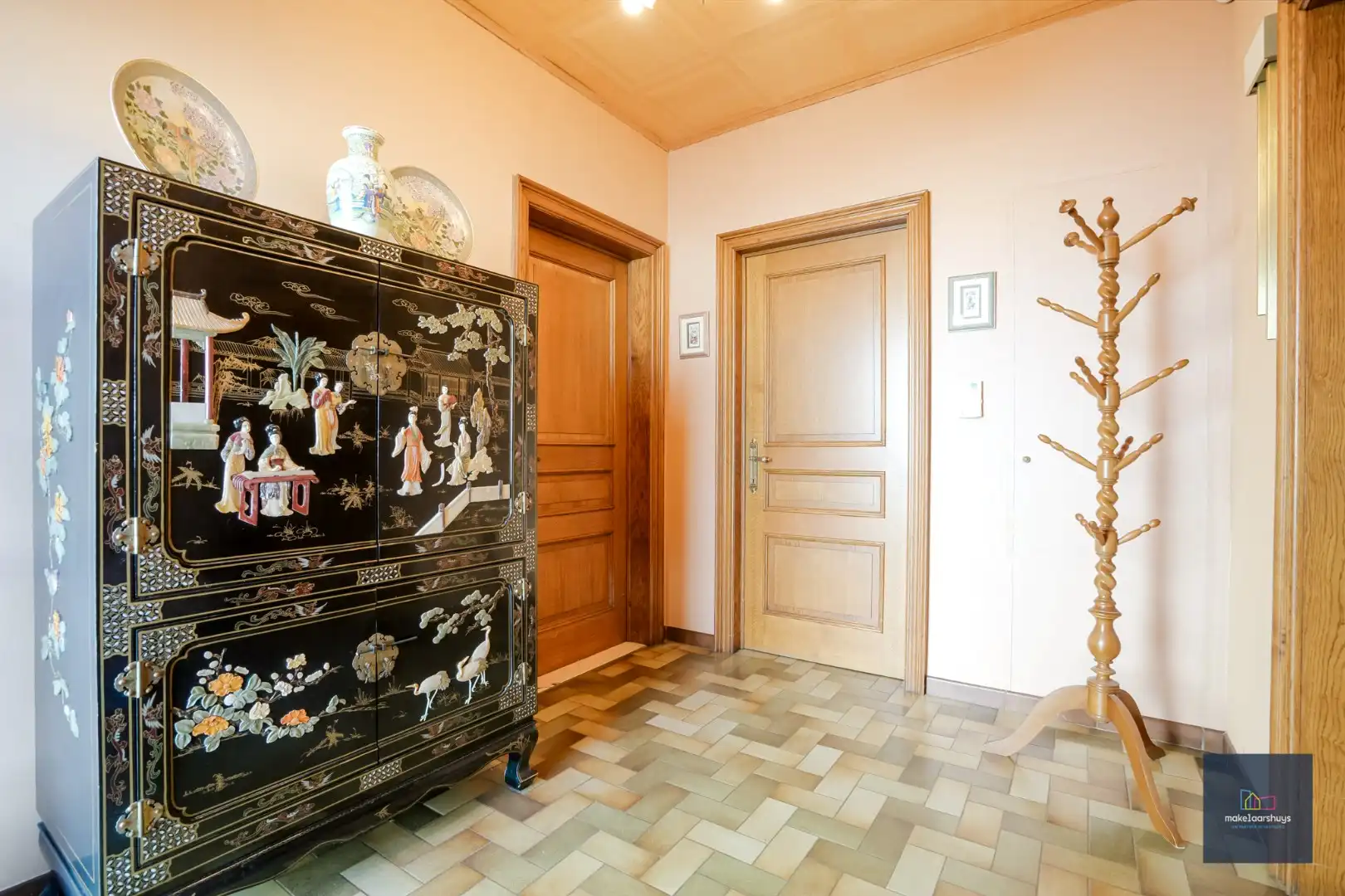 Ruime bungalow met garage op 1980m² grond  foto 3