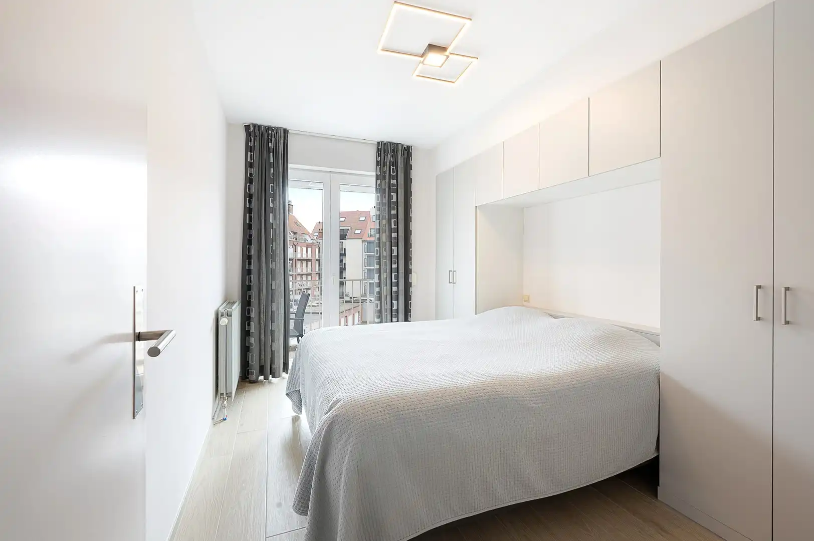 Een ruim appartement op toplocatie in het hart van Knokke. foto 16