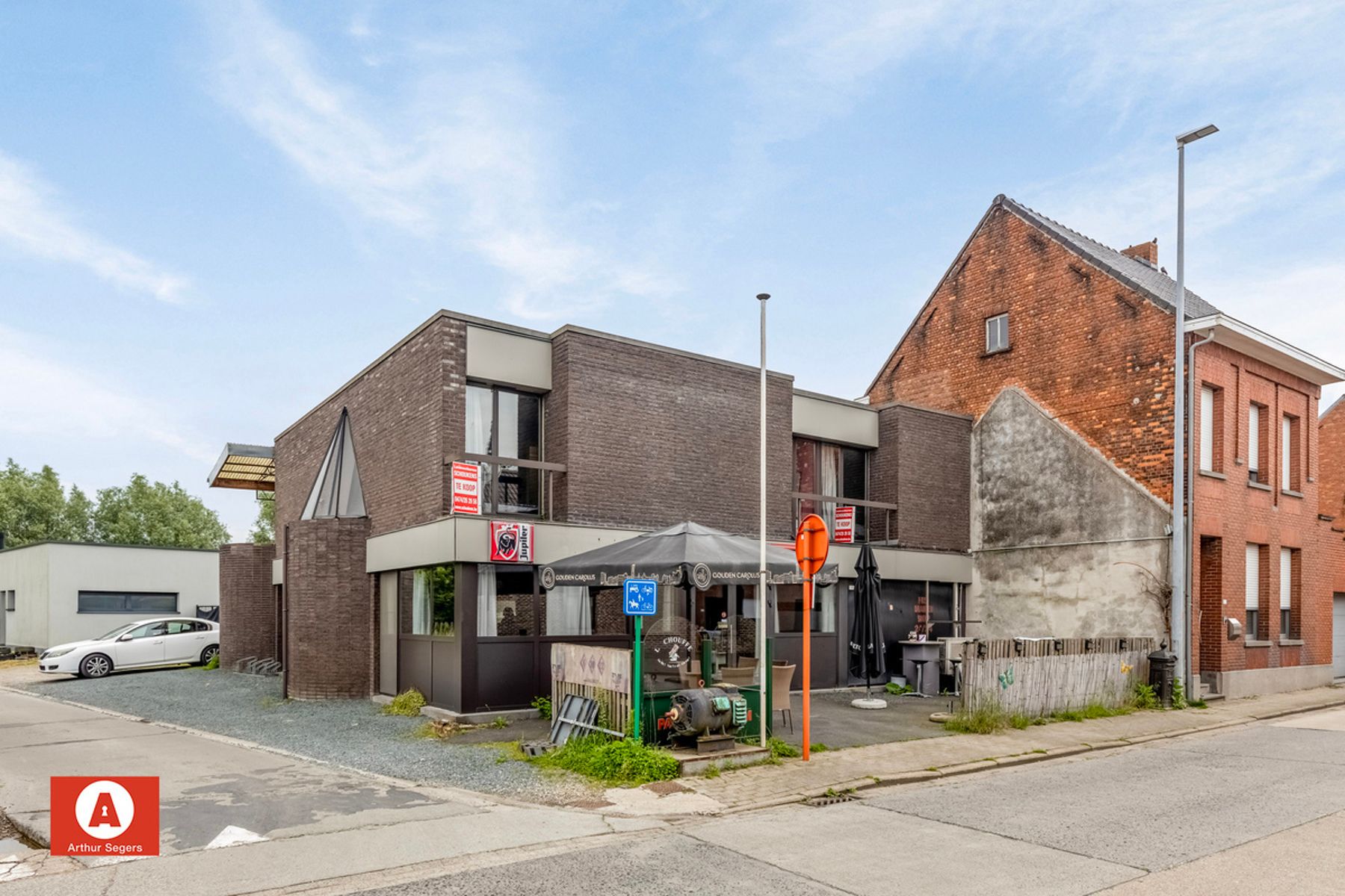 Handelszaak (gelijkvloers) + Appartement (1e verdiep) foto 1