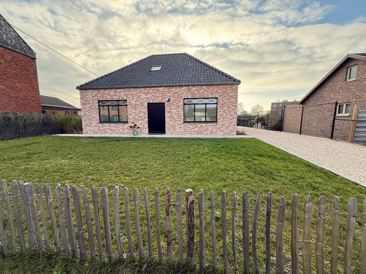 Prachtig instapklare woning met 3 slaapkamers en grote tuin te Leopoldsburg. foto 29