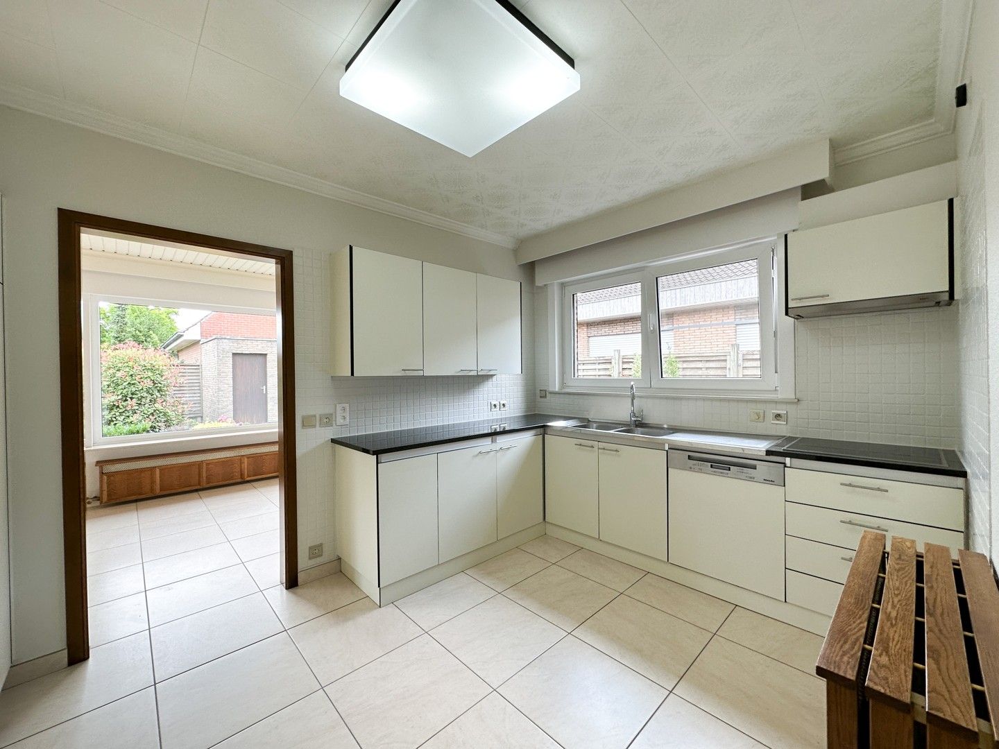 Charmante bungalow met 3 slaapkamers op toplocatie in Tielt! foto 5