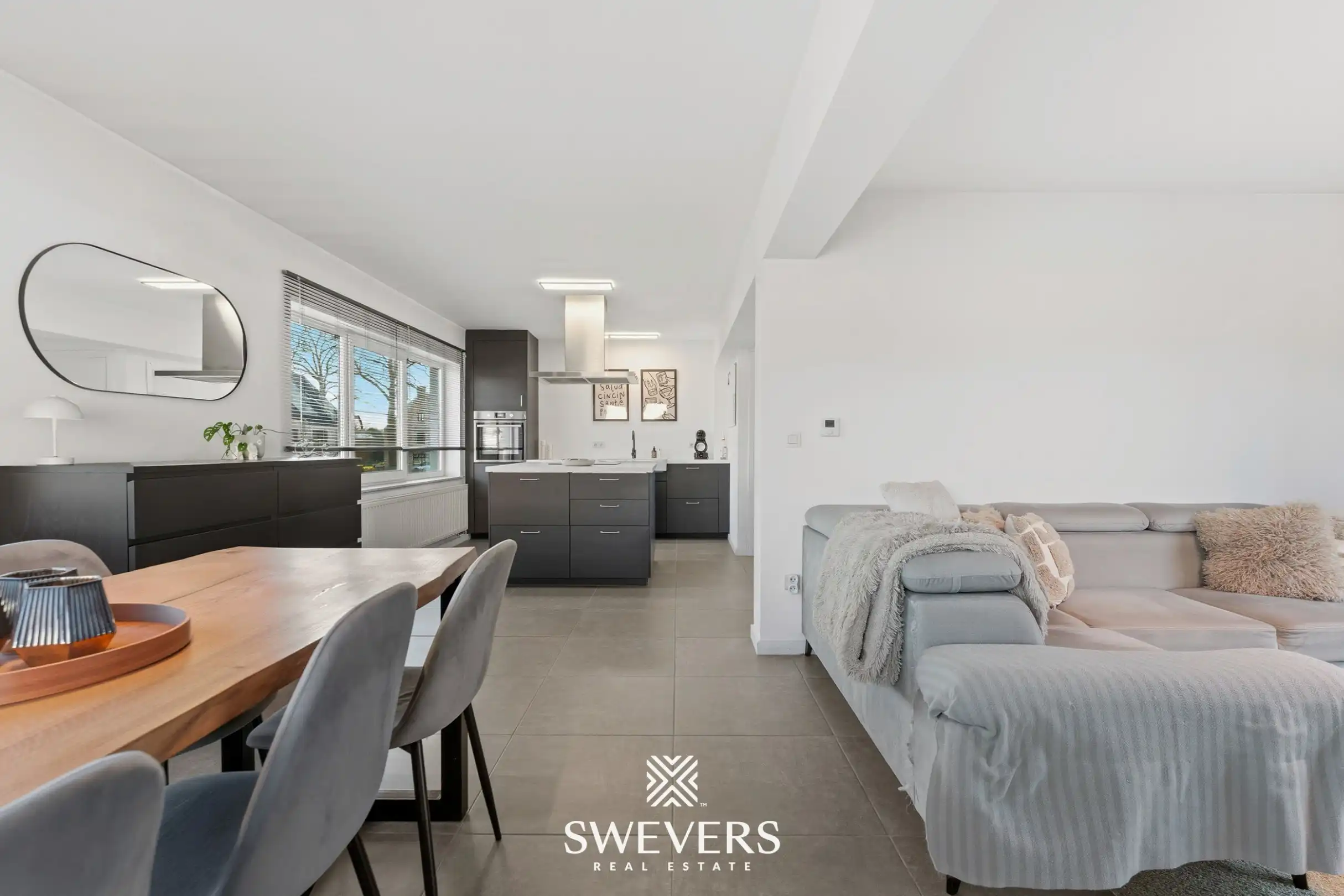 Gerenoveerd appartement met terras op topligging in Diepenbeek foto 5