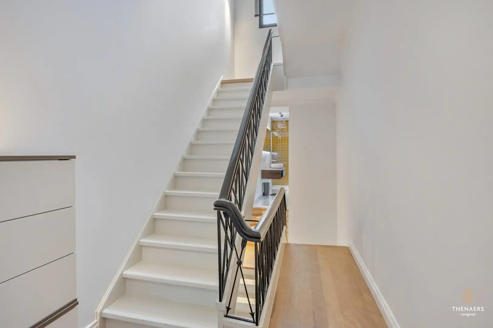 Stijlvol gerenoveerde karakterwoning nabij het centrum van Sint-Truiden. foto 28
