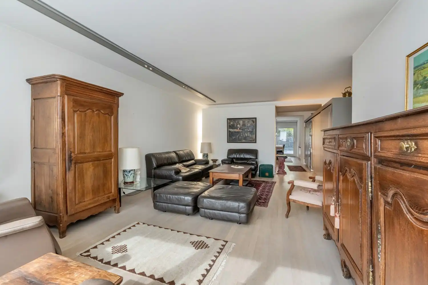 Hoofdfoto van de publicatie: Ruim, modern en gelijkvloers appartement met 3 slaapkamers, een groot terras, 2 autostaanplaatsen en 2 kelders te centrum Leuven!