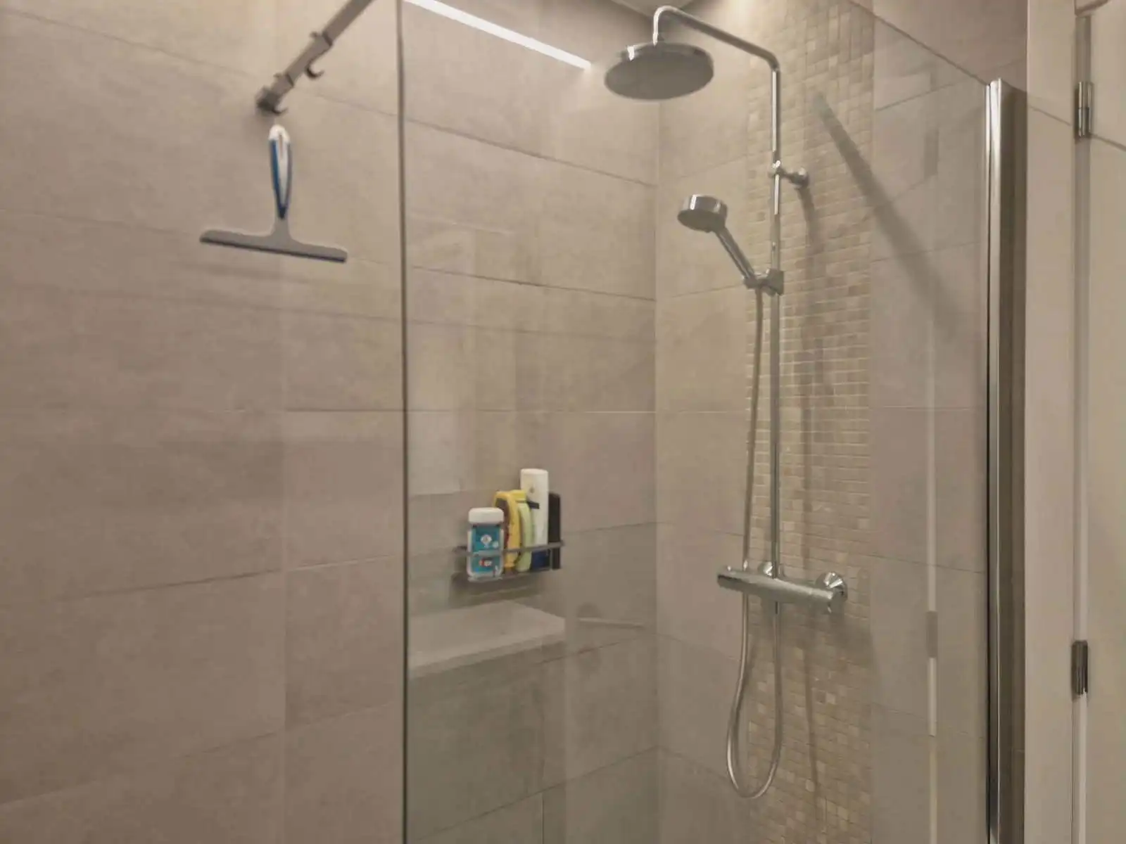 Modern appartement met 2 slaapkamers en 2 terrassen - OORDEGEM foto 11