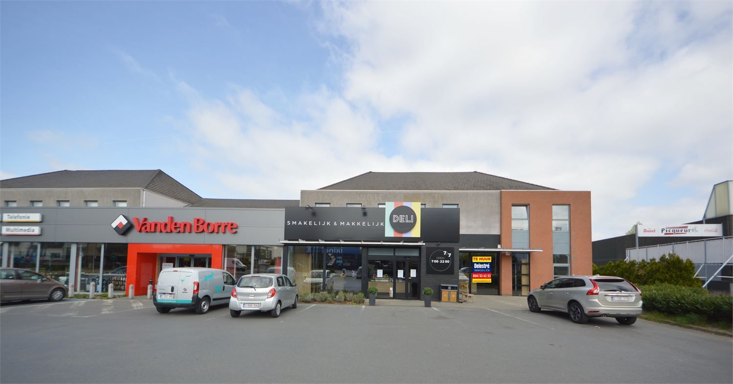 TOP GELEGEN BAANWINKEL GENTSESTEENWEG foto {{pictureIndex}}