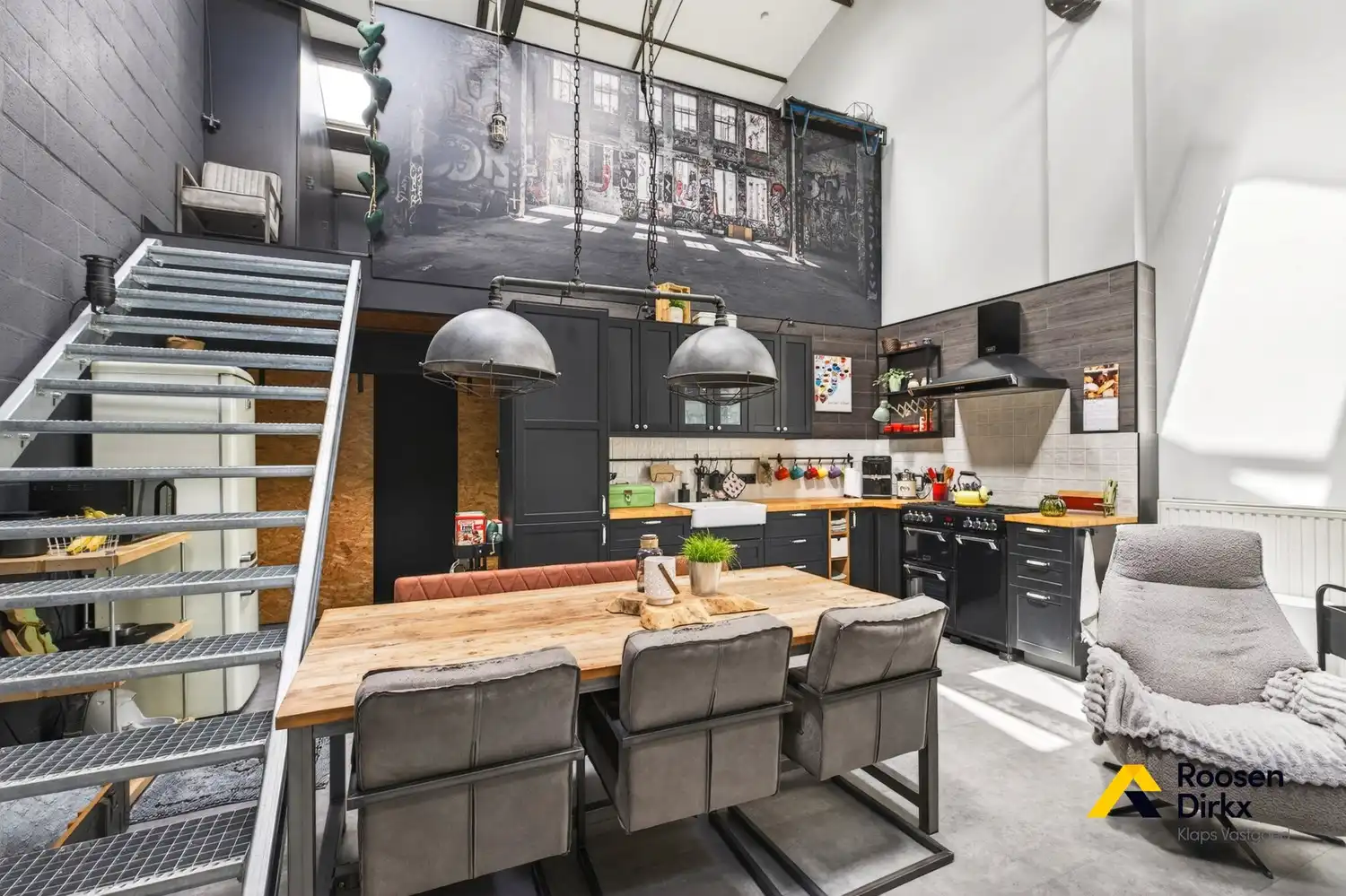 Unieke loft met overdekte autostaanplaats en 92m² bewoonbare oppervlakte in Bree centrum foto 6