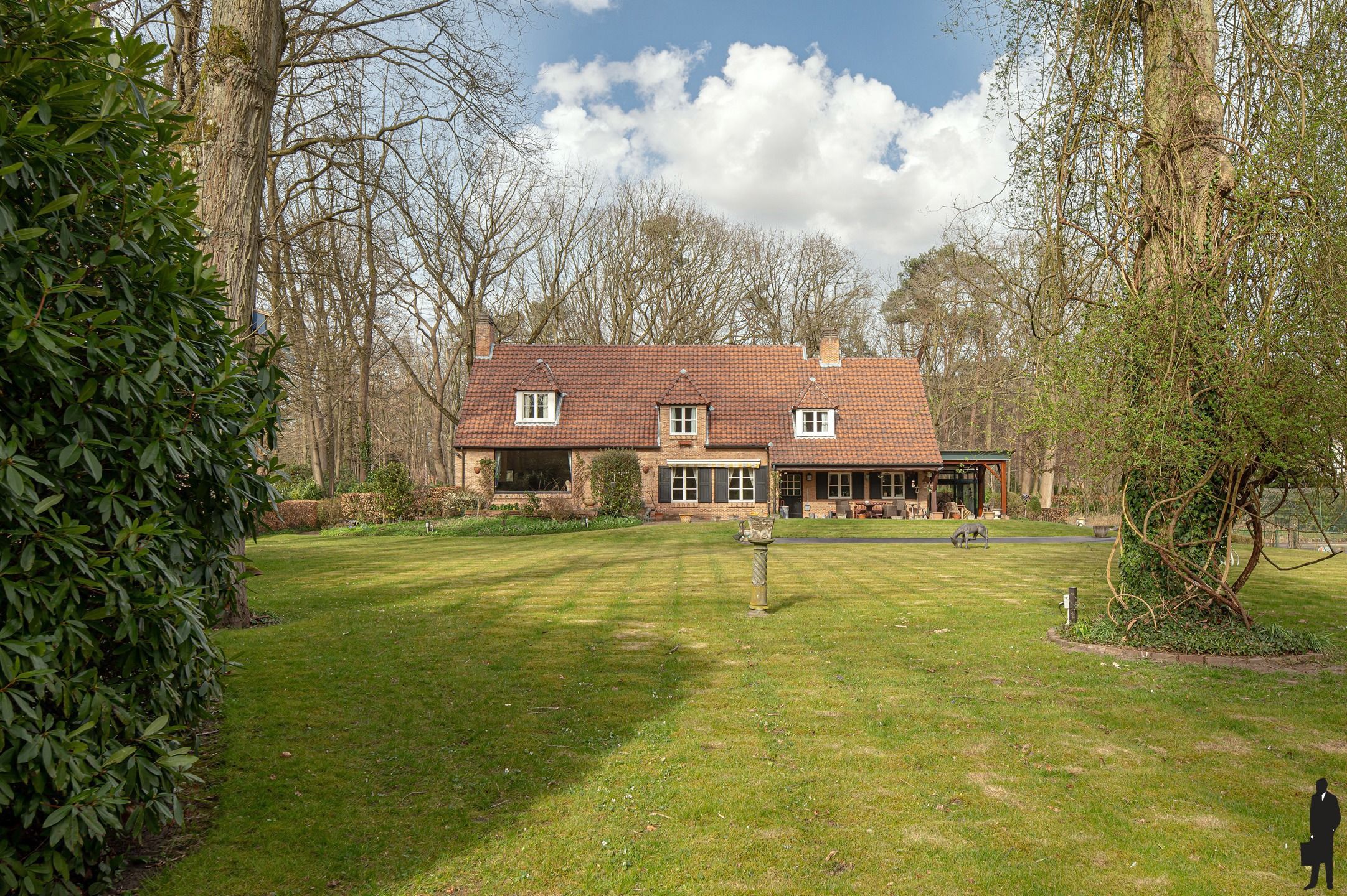 Op absolute toplocatie gelegen villa! foto 21